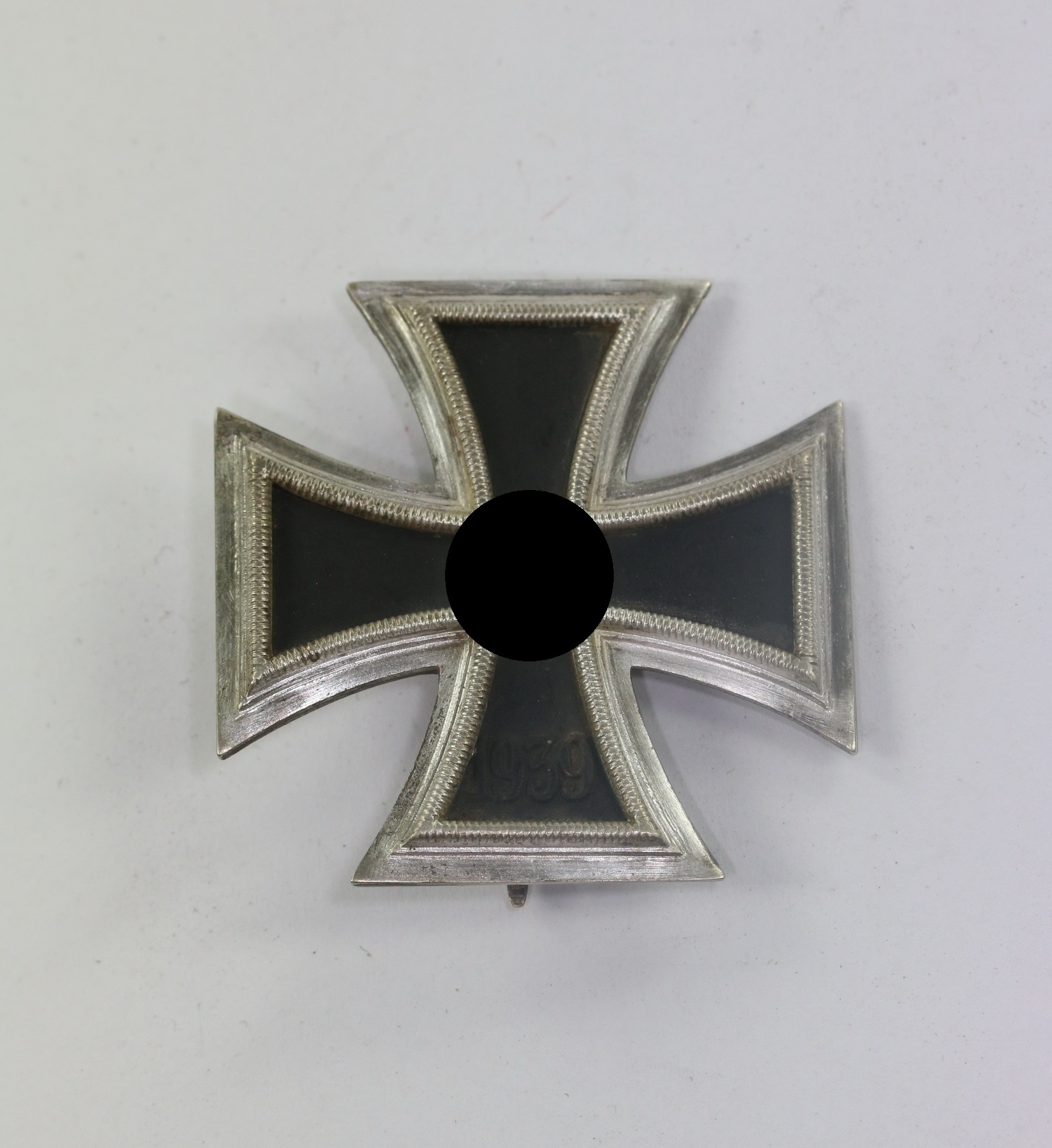 Eisernes Kreuz 1. Klasse 1939, Hst. L/11 im Kasten – Bild 1