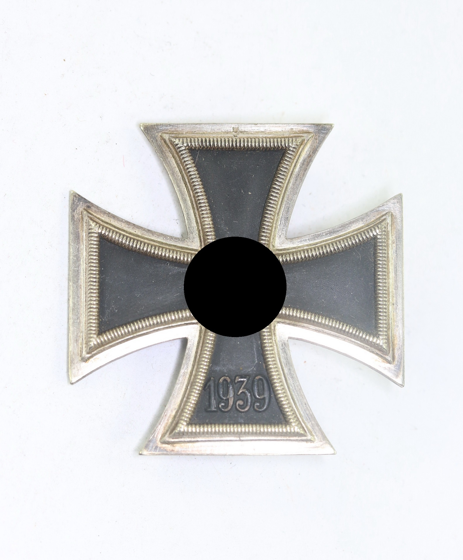 Eisernes Kreuz 1. Klasse 1939, Hst. L/11, ohne Kasten (!) (Wilhelm Deumer, Lüdenscheid) – Bild 1