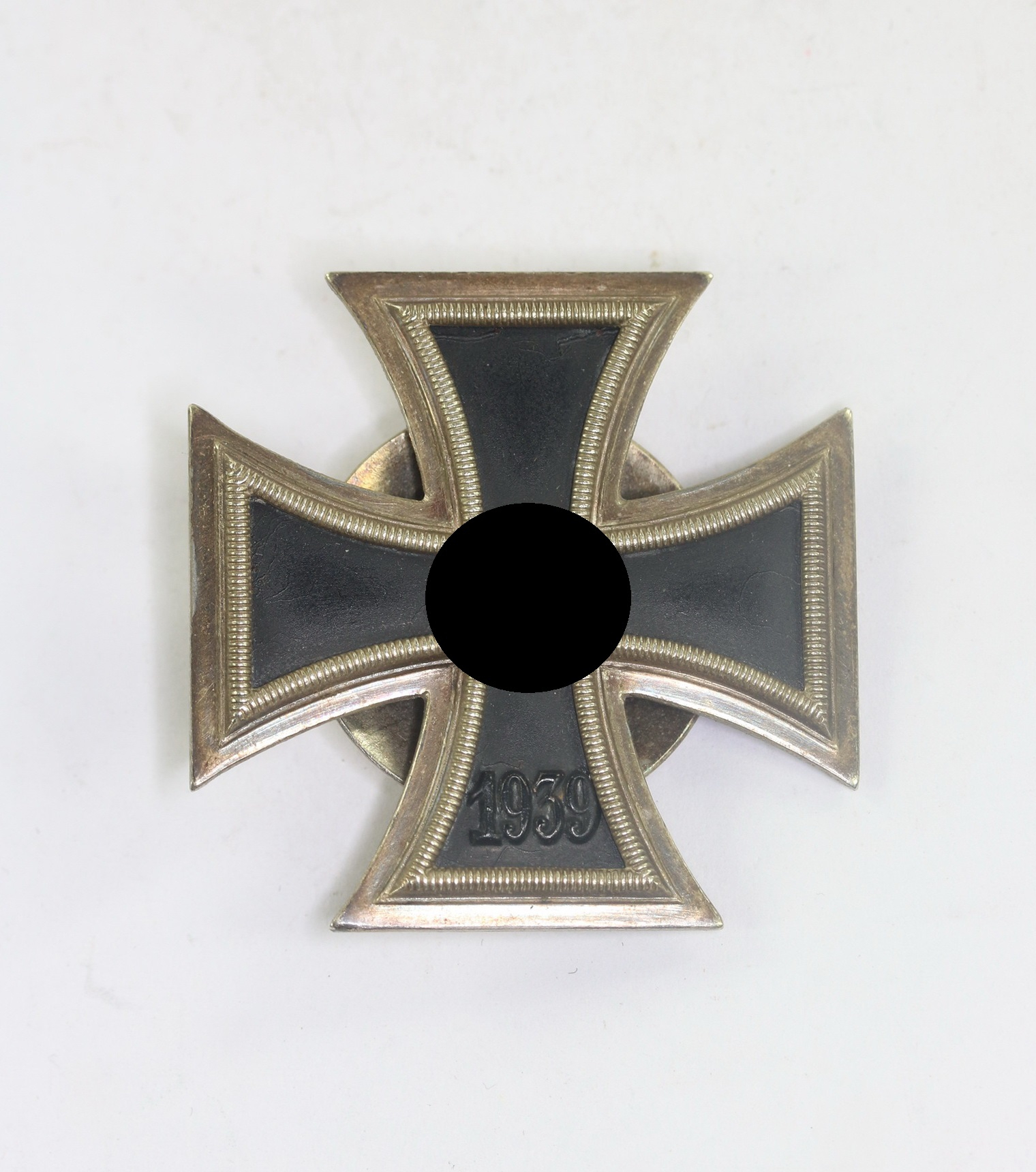 Eisernes Kreuz 1. Klasse 1939, Hst. L/13, an Schraubscheibe (Paul Meybauer, Berlin) – Bild 1