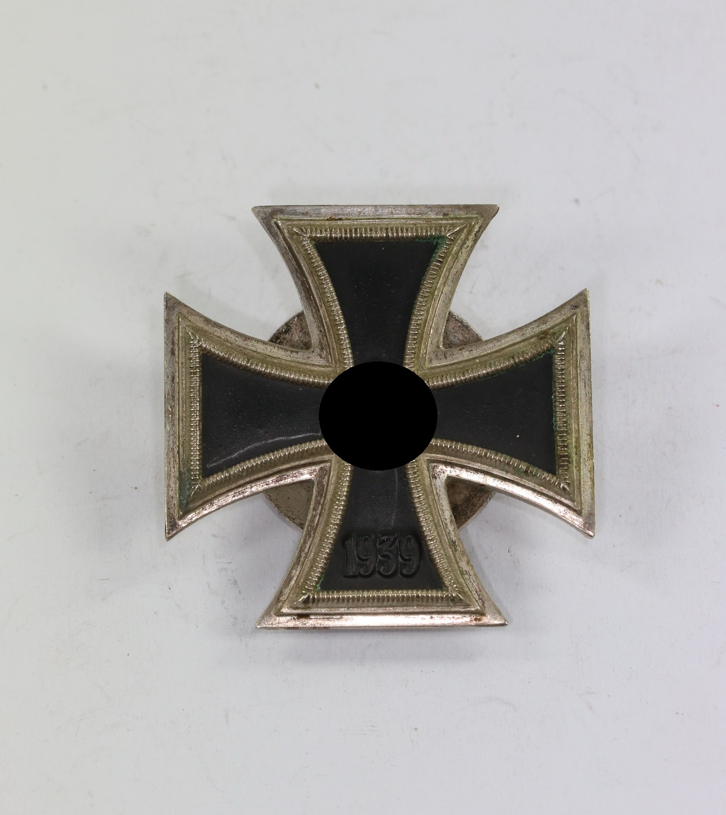 Eisernes Kreuz 1. Klasse 1939, Hst. L/14, an Schraubscheibe, nicht magnetisch – Bild 1