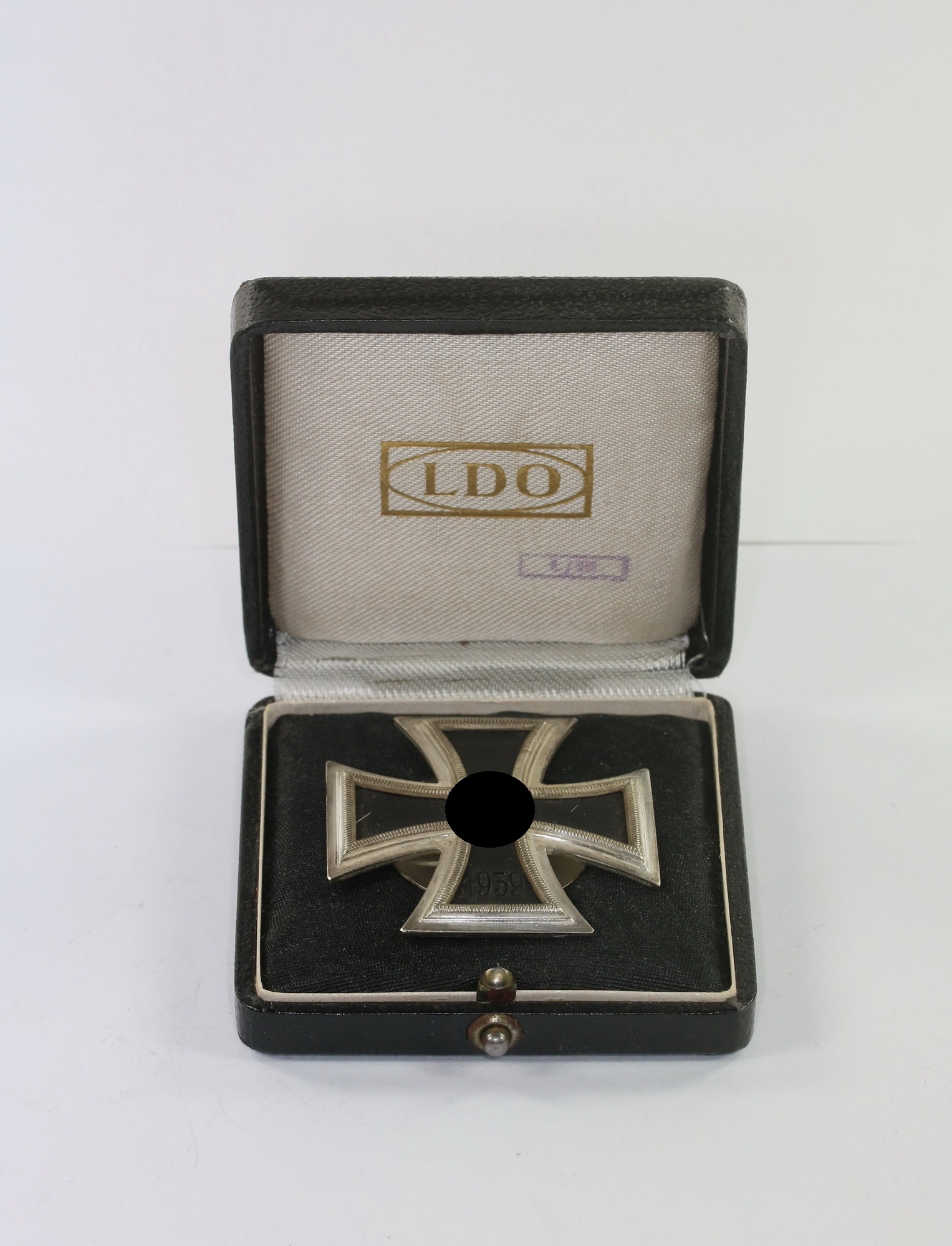 Eisernes Kreuz 1. Klasse 1939, Hst. L/18, an Schraubscheibe, im LDO Etui, L/18 – Bild 1