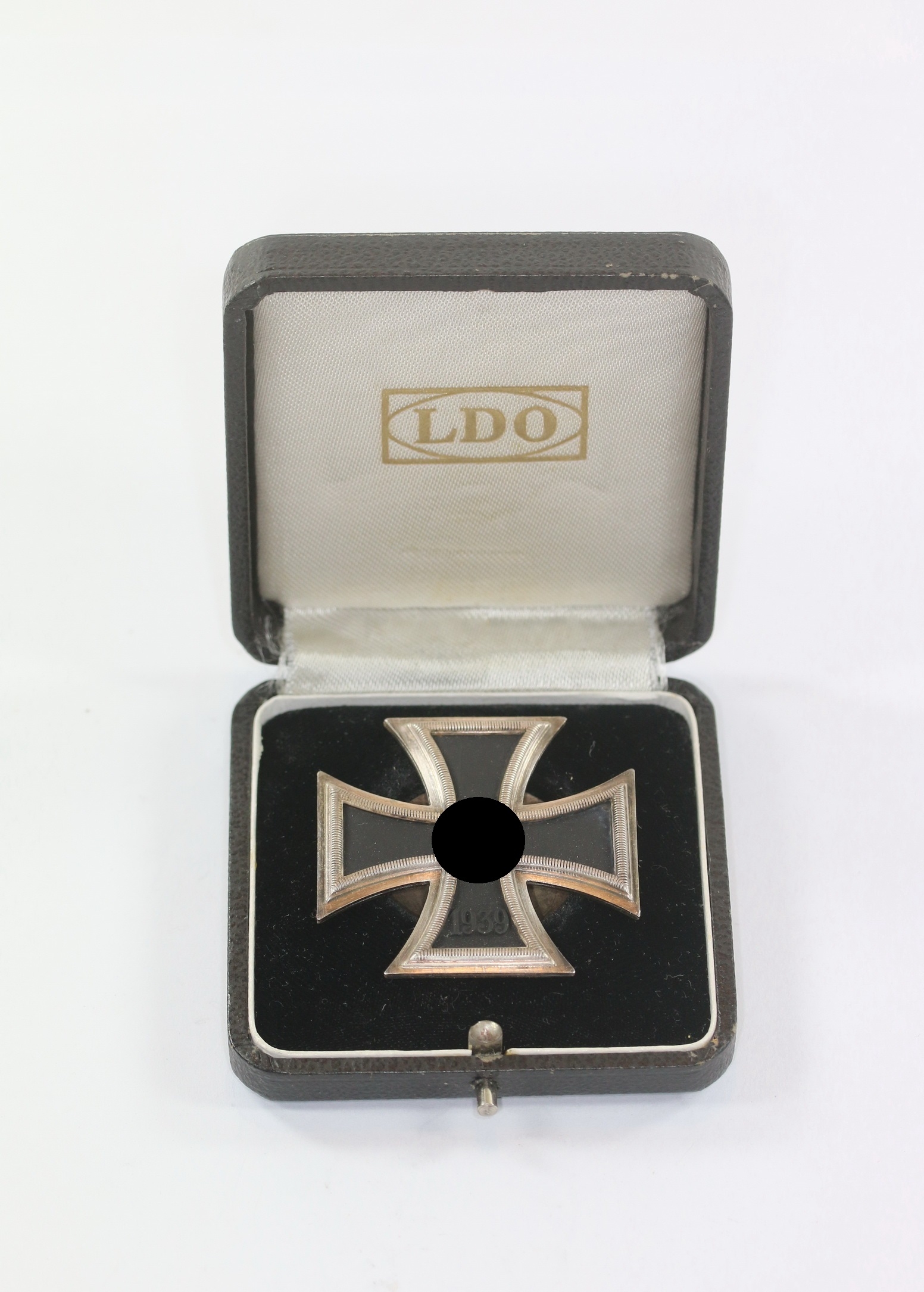  Eisernes Kreuz 1. Klasse 1939, Hst. L/50, an Schraubscheibe, im LDO Etui – Bild 1