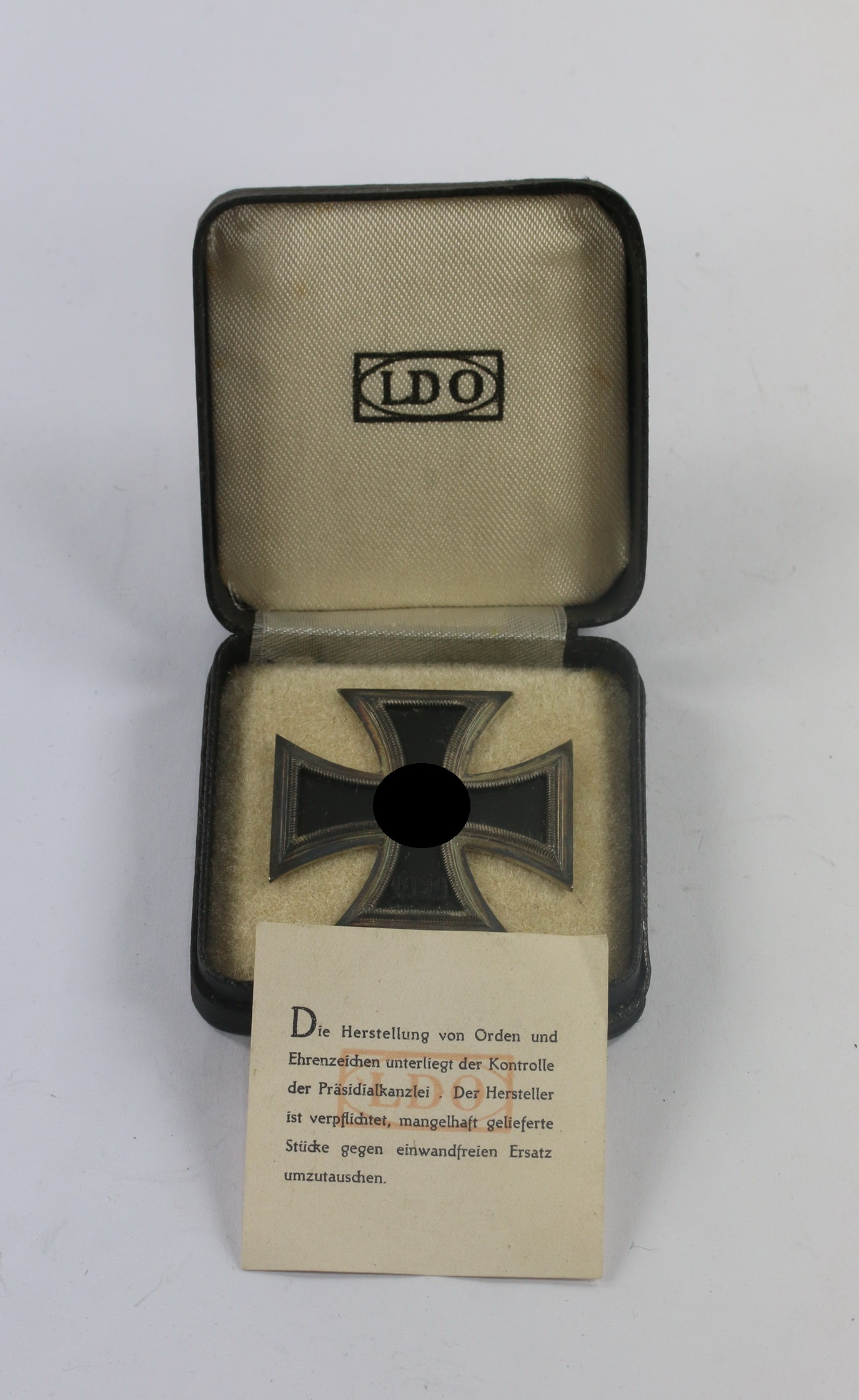 Eisernes Kreuz 1. Klasse 1939, Hst. L/54, im LDO Etui, mit LDO Garantie Zettel (!) – Bild 1