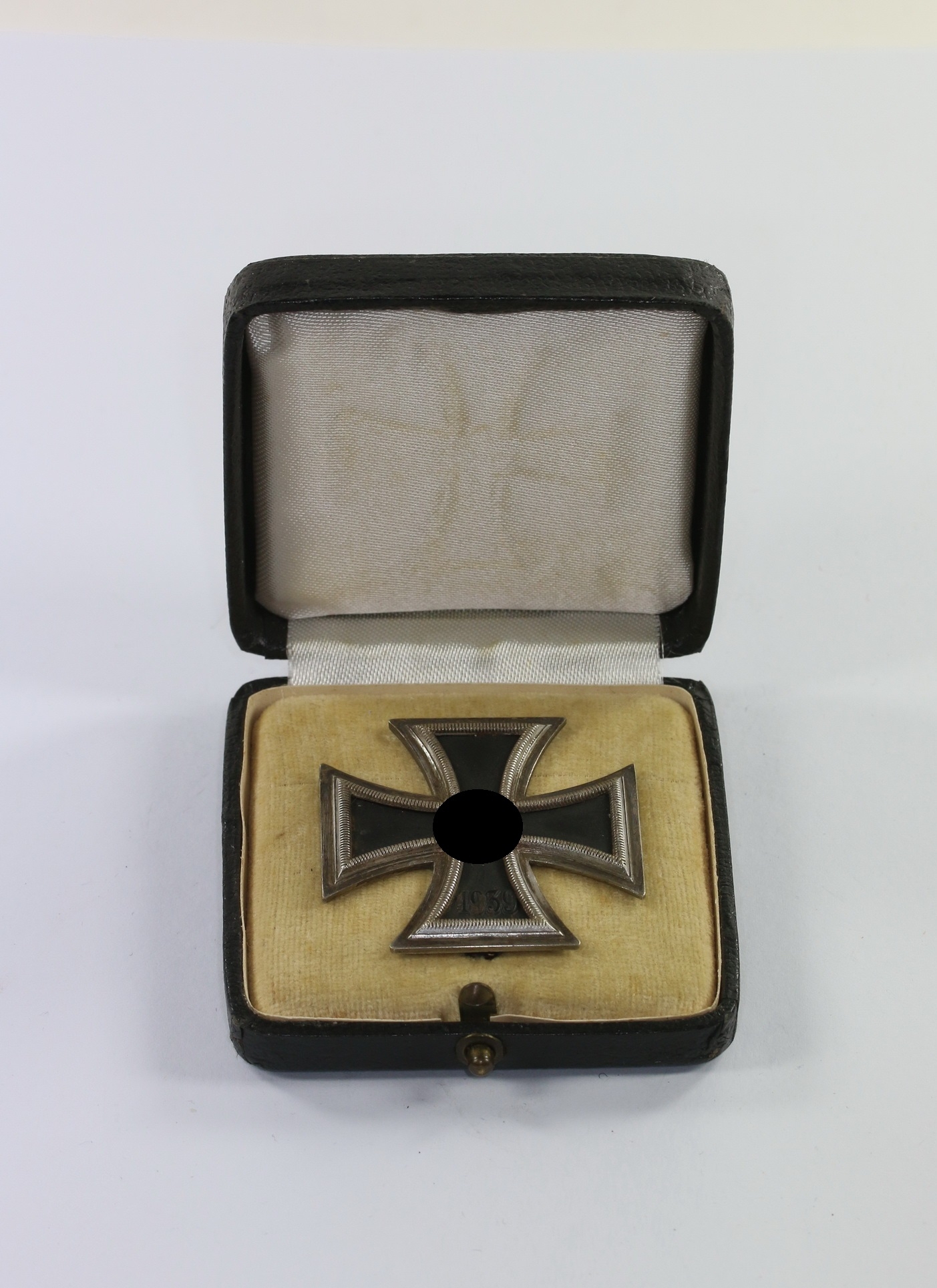 Eisernes Kreuz 1. Klasse 1939, Hst. L59, im Etui – Bild 1