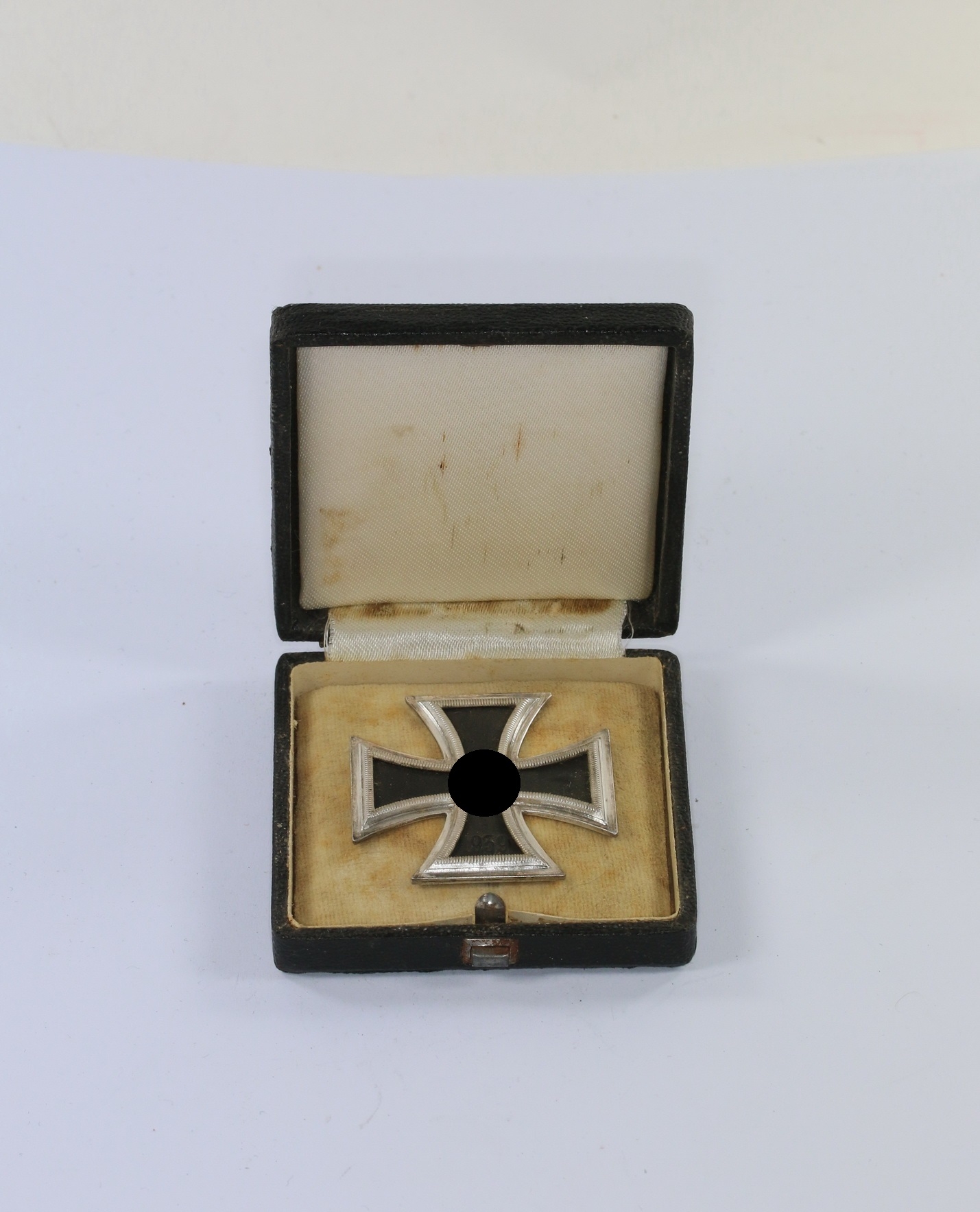 Eisernes Kreuz 1. Klasse 1939, Hst. L59, im Etui – Bild 1
