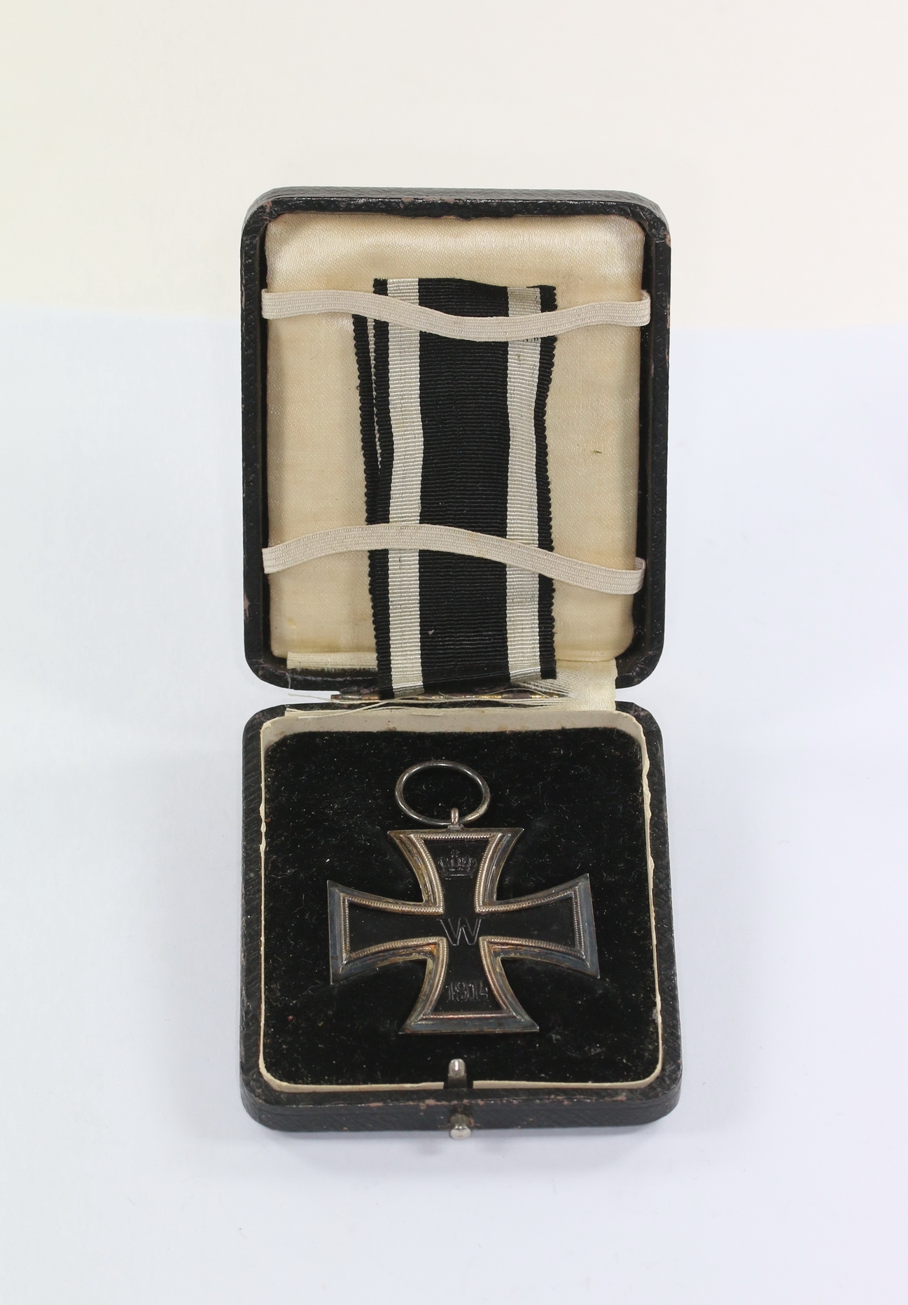 Eisernes Kreuz 2. Klasse 1914, Hst. KO, im Schmucketui "Dem tapferen Krieger" – Bild 1