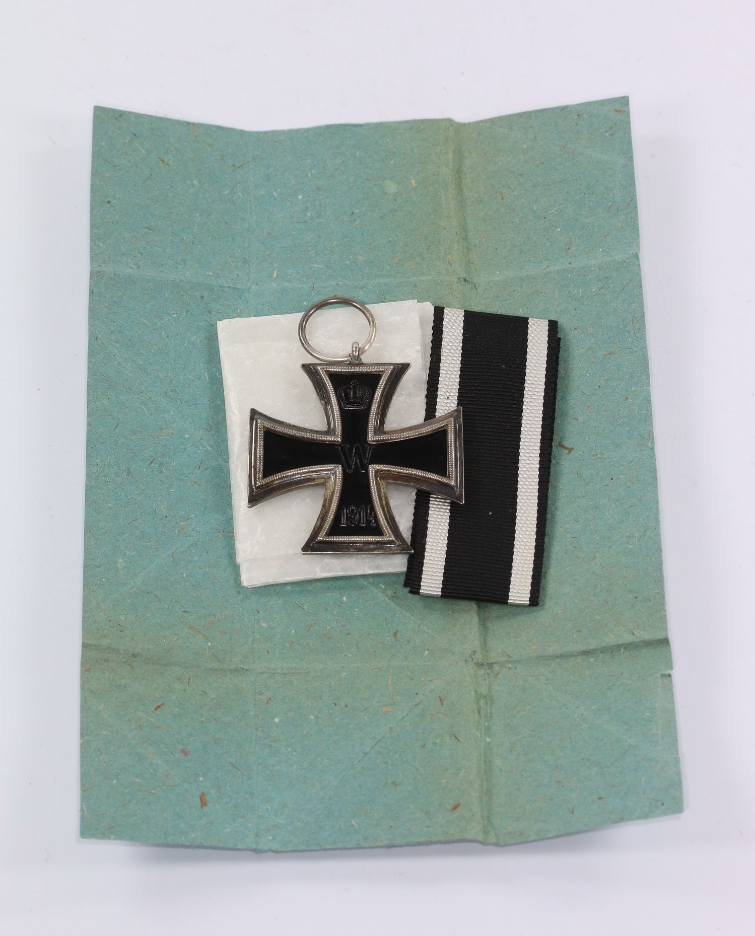 Eisernes Kreuz 2. Klasse 1914, Hst. KO, in Verleihungstüte – Bild 1