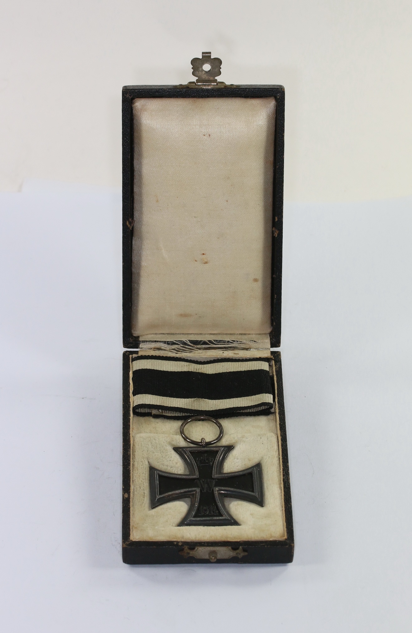 Eisernes Kreuz 2. Klasse 1914, Hst. SW, im Schmuck Etui – Bild 1