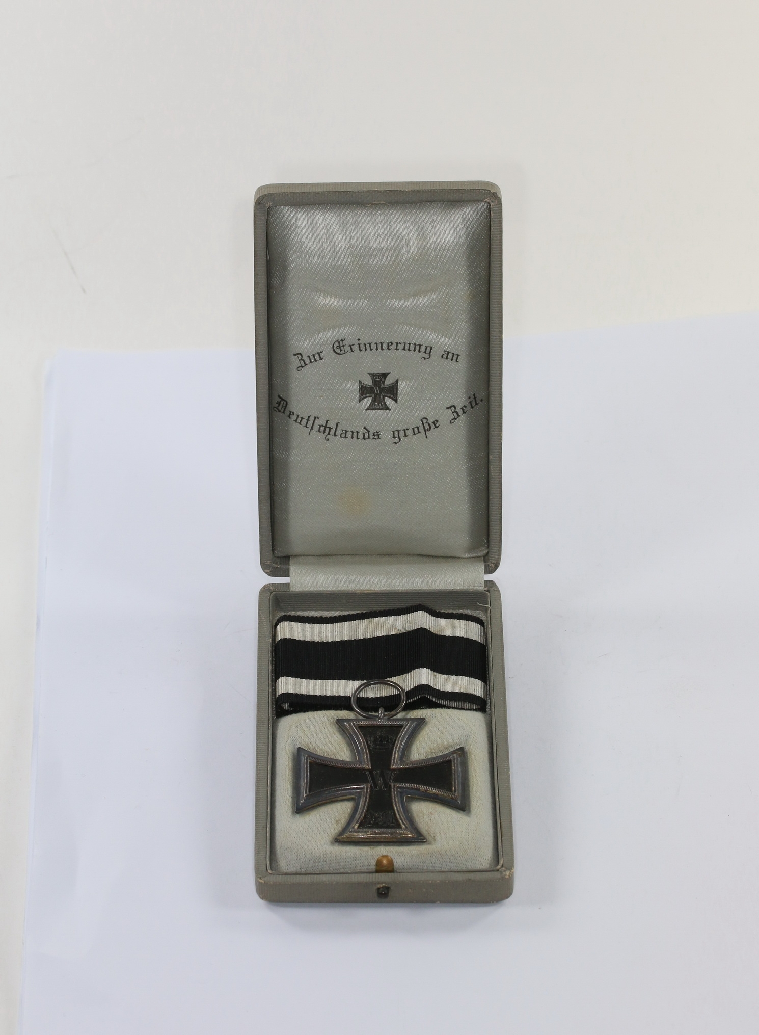 Eisernes Kreuz 2. Klasse 1914, Hst. SW, im Schmuck Etui "Zur Erinnerung an Deutschlands große Zeit" – Bild 1