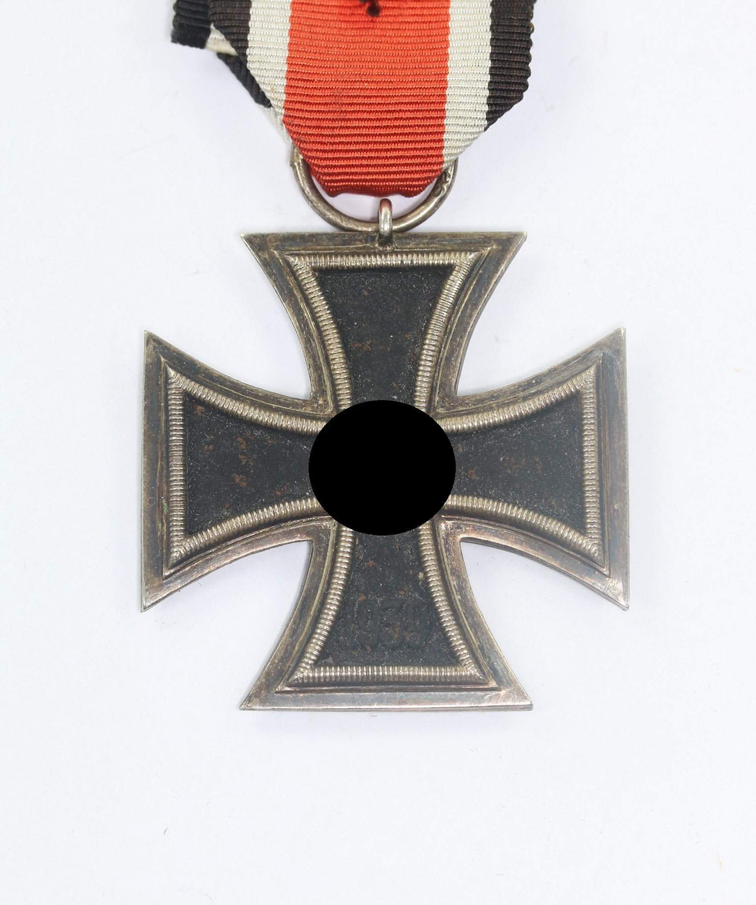 eisernes_kreuz_2 Eisernes Kreuz 2. Klasse 1939, Hst. 25 (Arbeitsgemeinschaft der Graveur-, Gold- und Silberschmiedeinnungen, Hanau am Main) – Bild 1