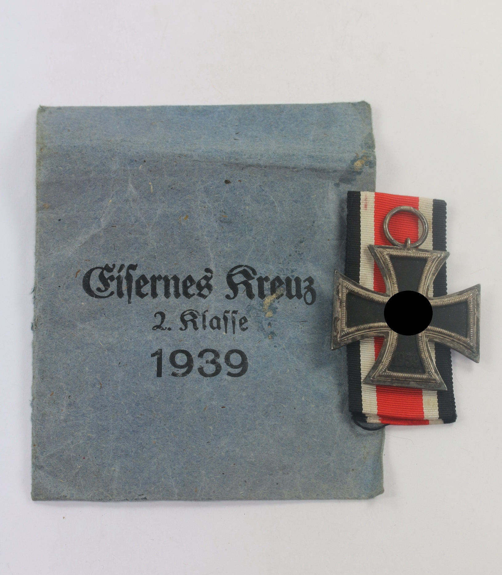 Eisernes Kreuz 2. Klasse 1939, Hst. 55, in Verleihungstüte J.E. Hammer & Söhne, Geringswalde – Bild 1