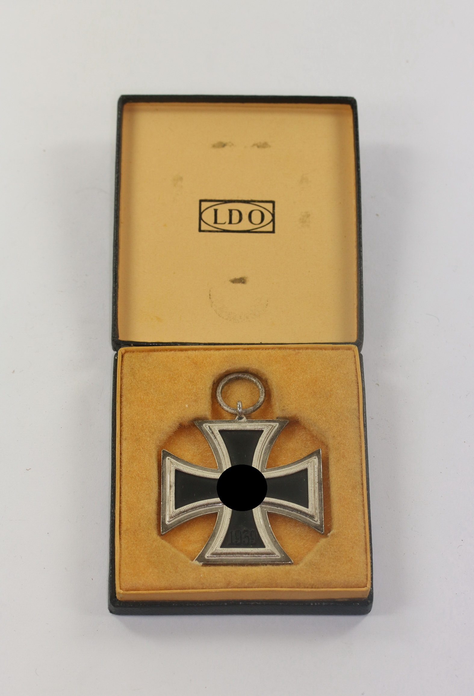 Eisernes Kreuz 2. Klasse 1939, Hst. L55 (!), im LDO-Etui L/55 (Wächtler & Lange, Mittweida) – Bild 1