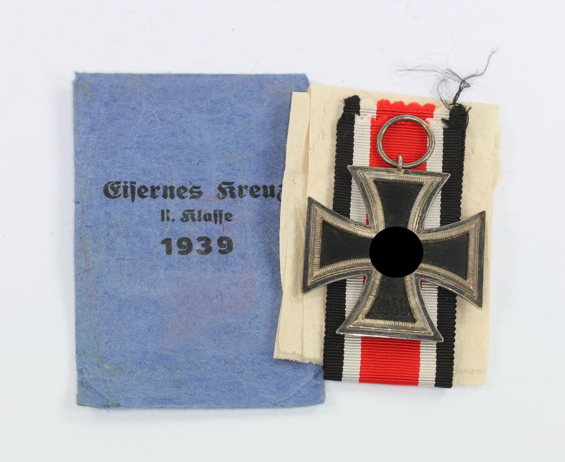 Eisernes Kreuz 2. Klasse 1939, in kleiner (!) Verleihungstüte Maria Schenkl – Bild 1