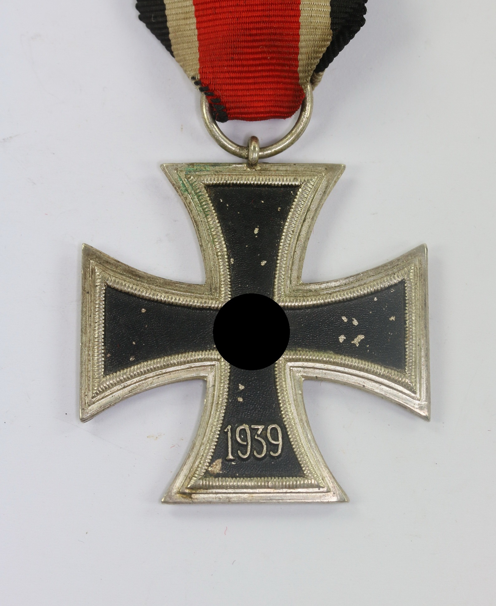 Eisernes Kreuz 2. Klasse 1939, Schinkel Variante, Otto Schickle, einteilig, nicht magnetisch – Bild 1