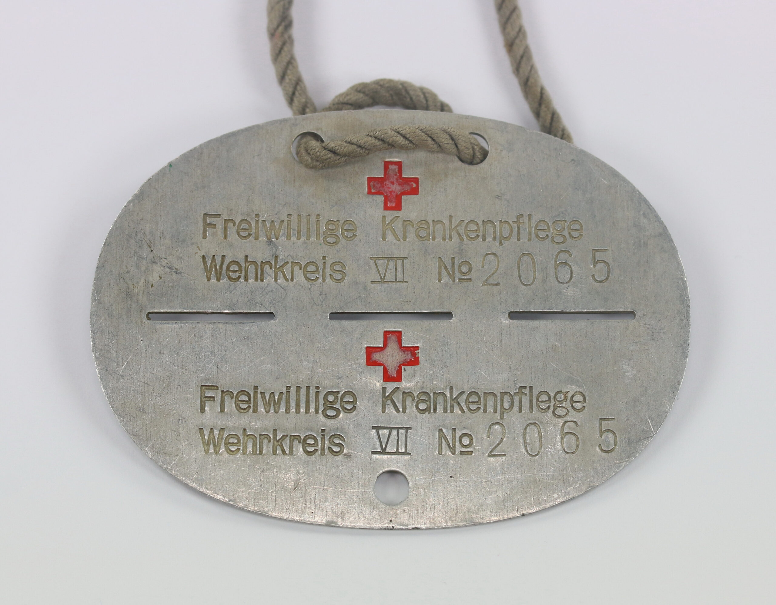 erkennungsmarke_freiwillige_krankenpflege_rotes_kreuz_wehrkreis_xii_erkennungsmarke_1_ Erkennungsmarke, Freiwillige Krankenpflege (Rotes Kreuz) Wehrkreis XII Erkennungsmarke – Bild 1