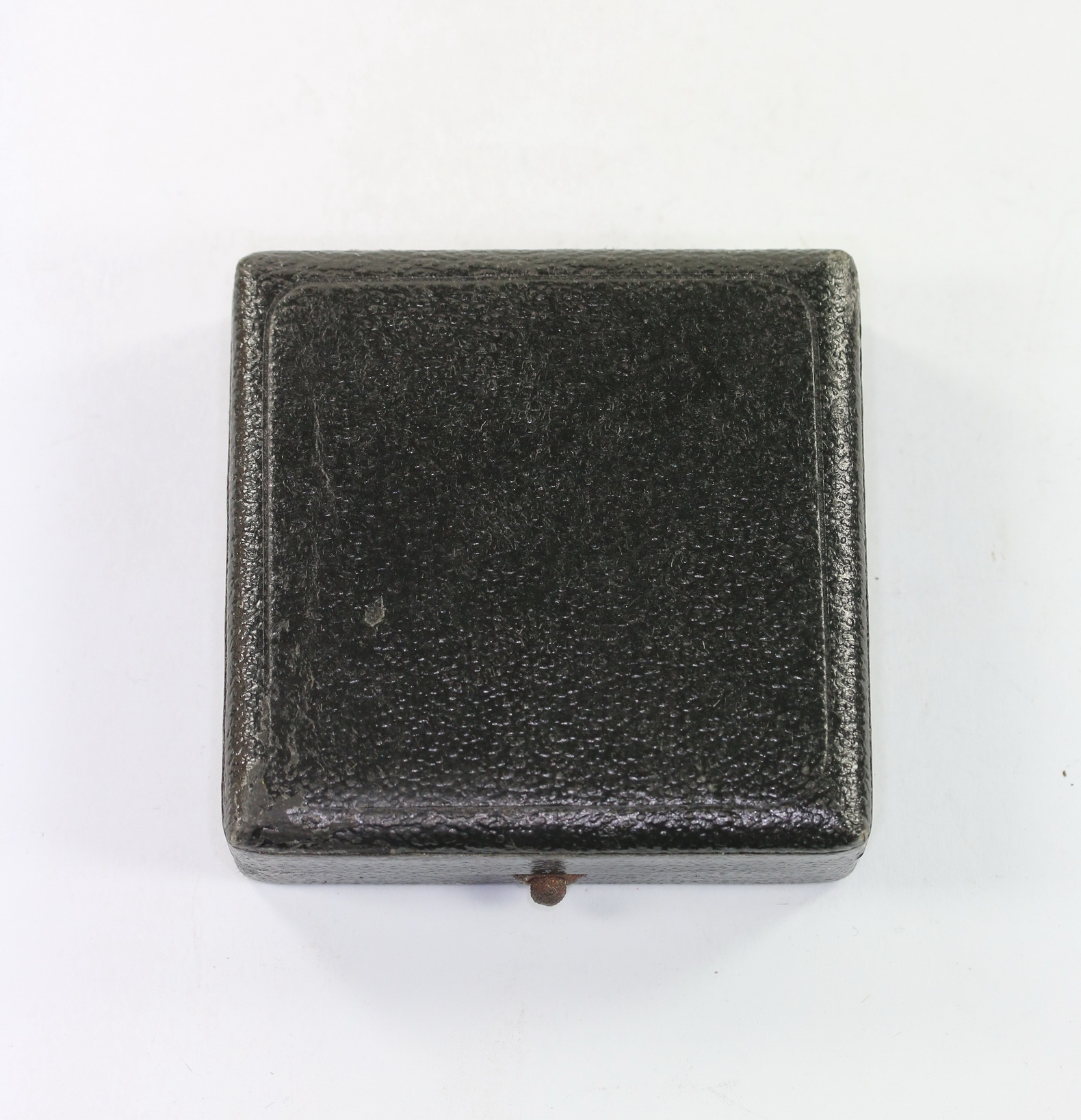 etui_eisernes_kreuz_1 Etui Eisernes Kreuz 1. Klasse 1939 an Schraubscheibe E.K.1 Schraube L/54 – Bild 1