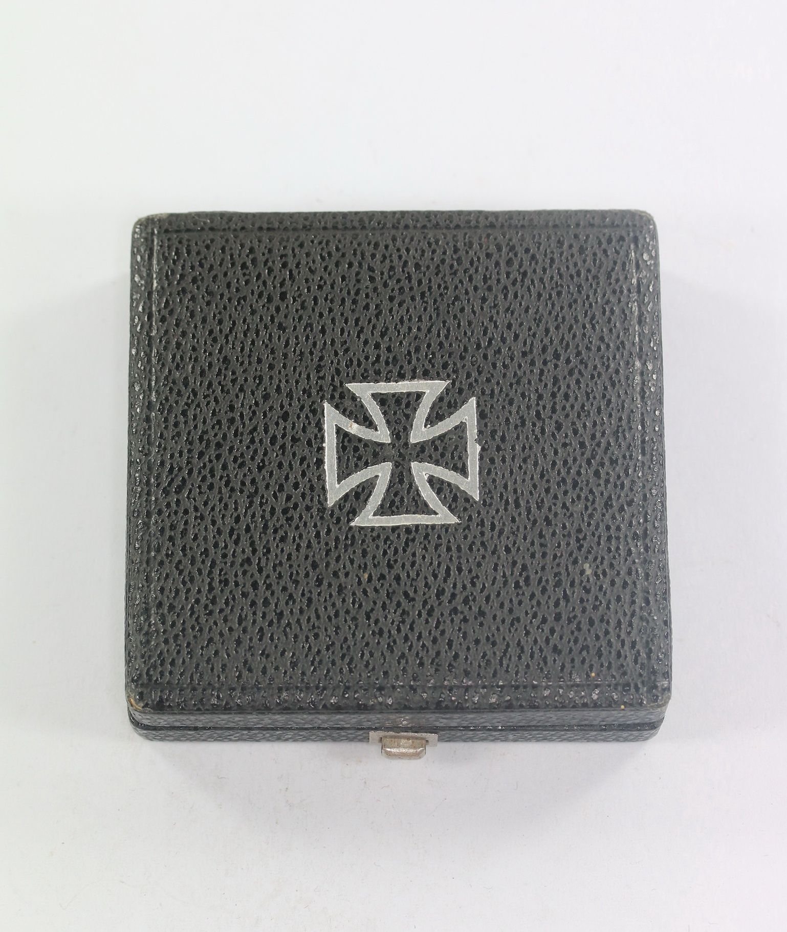  Etui Eisernes Kreuz 1. Klasse 1939, eckiger Drücker – Bild 1