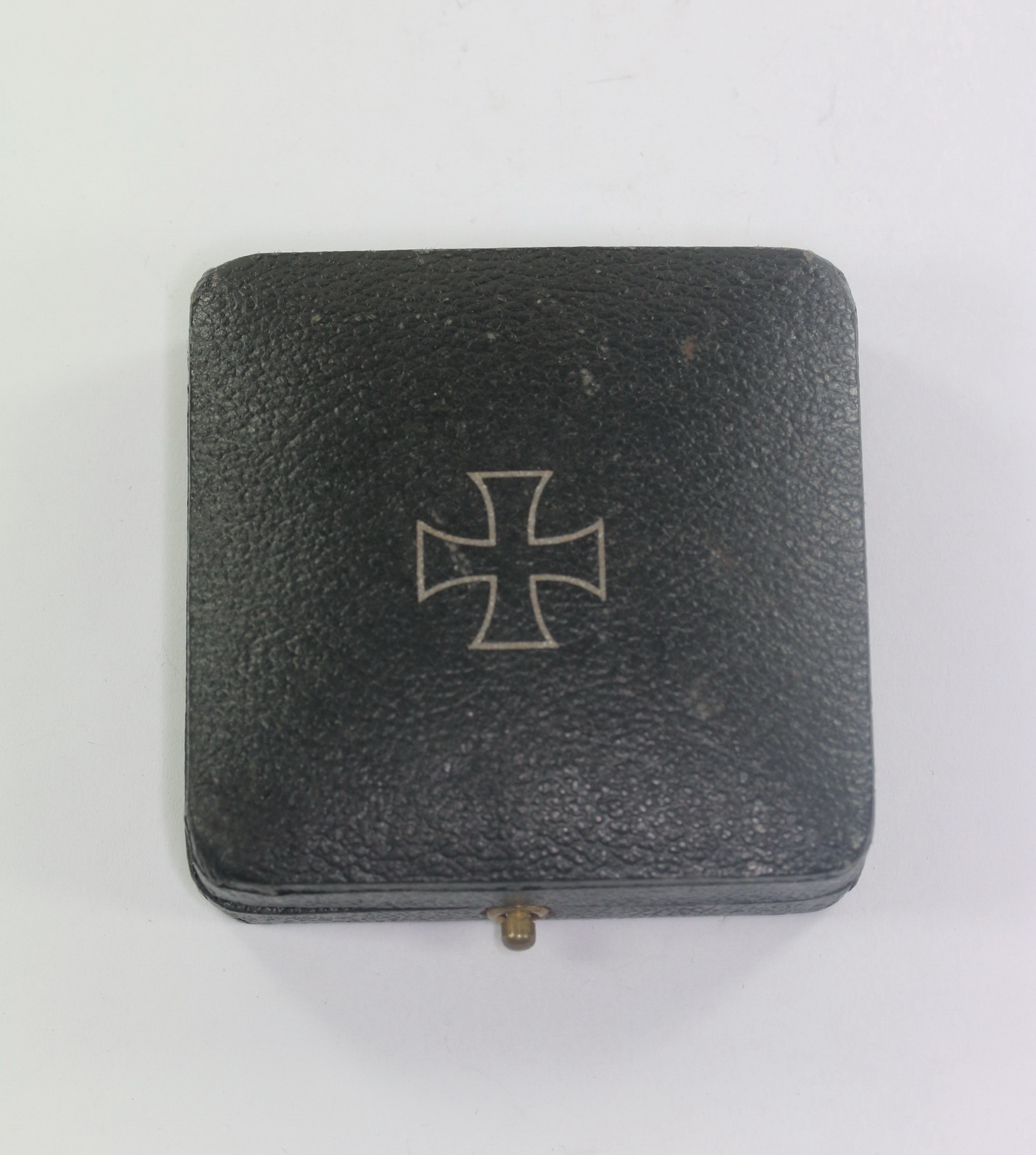 etui_eisernes_kreuz_1 Etui Eisernes Kreuz 1. Klasse 1939, gewölbter Deckel – Bild 1