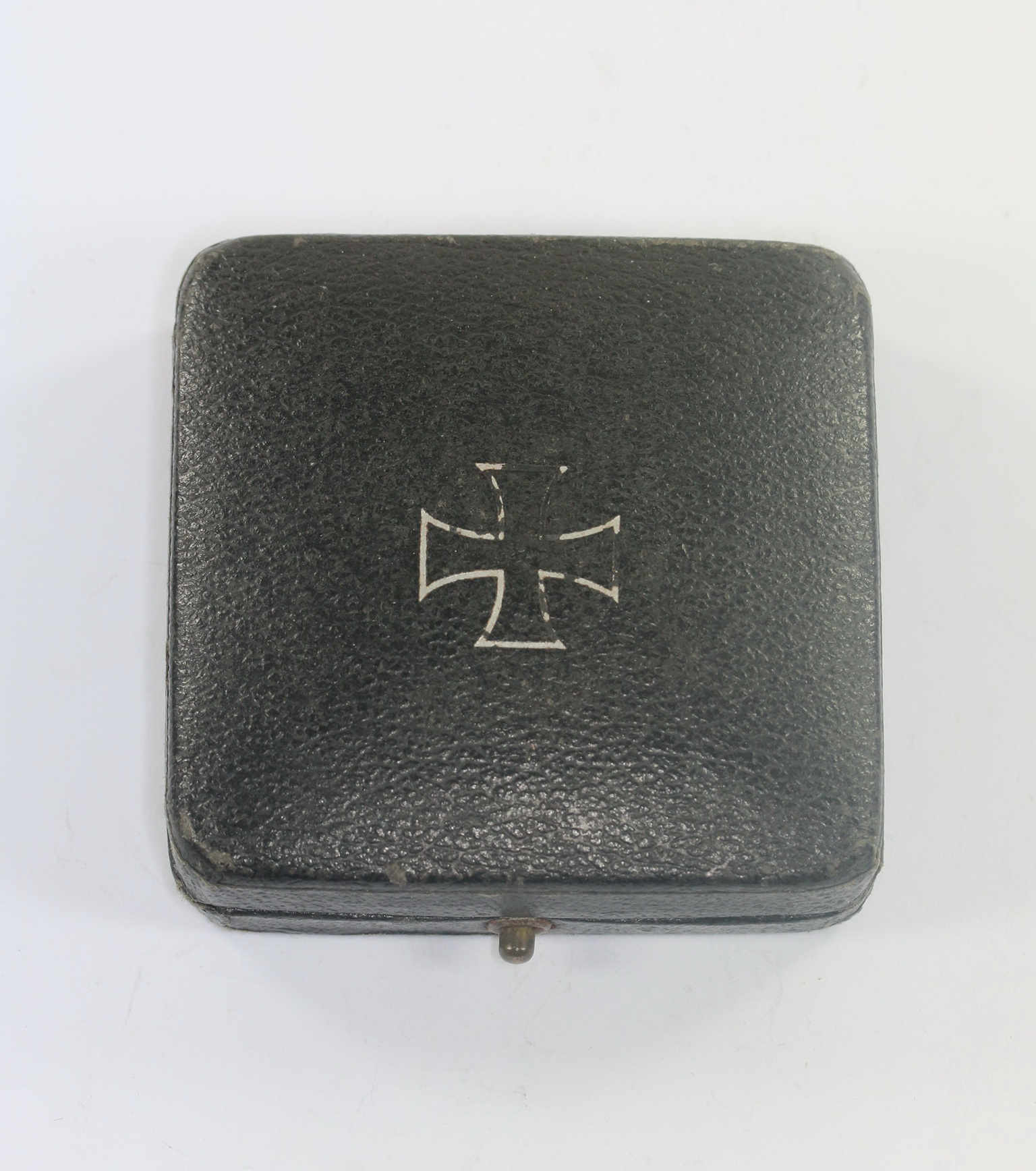 Etui Eisernes Kreuz 1. Klasse 1939, gewölbter Deckel – Bild 1