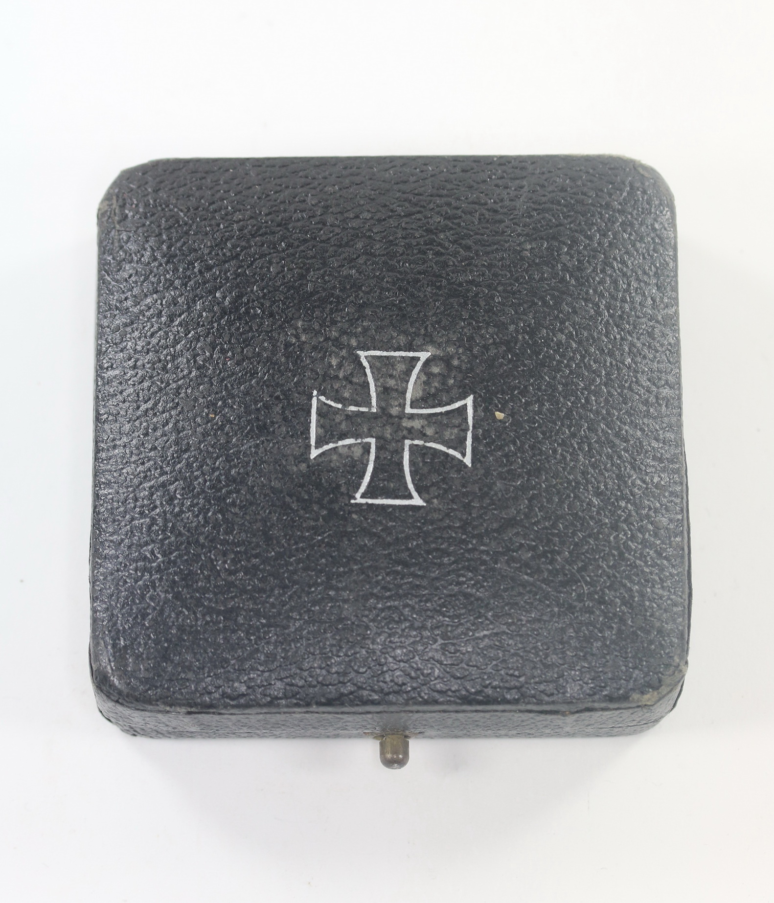 Etui Eisernes Kreuz 1. Klasse 1939, gewölbter Deckel – Bild 1