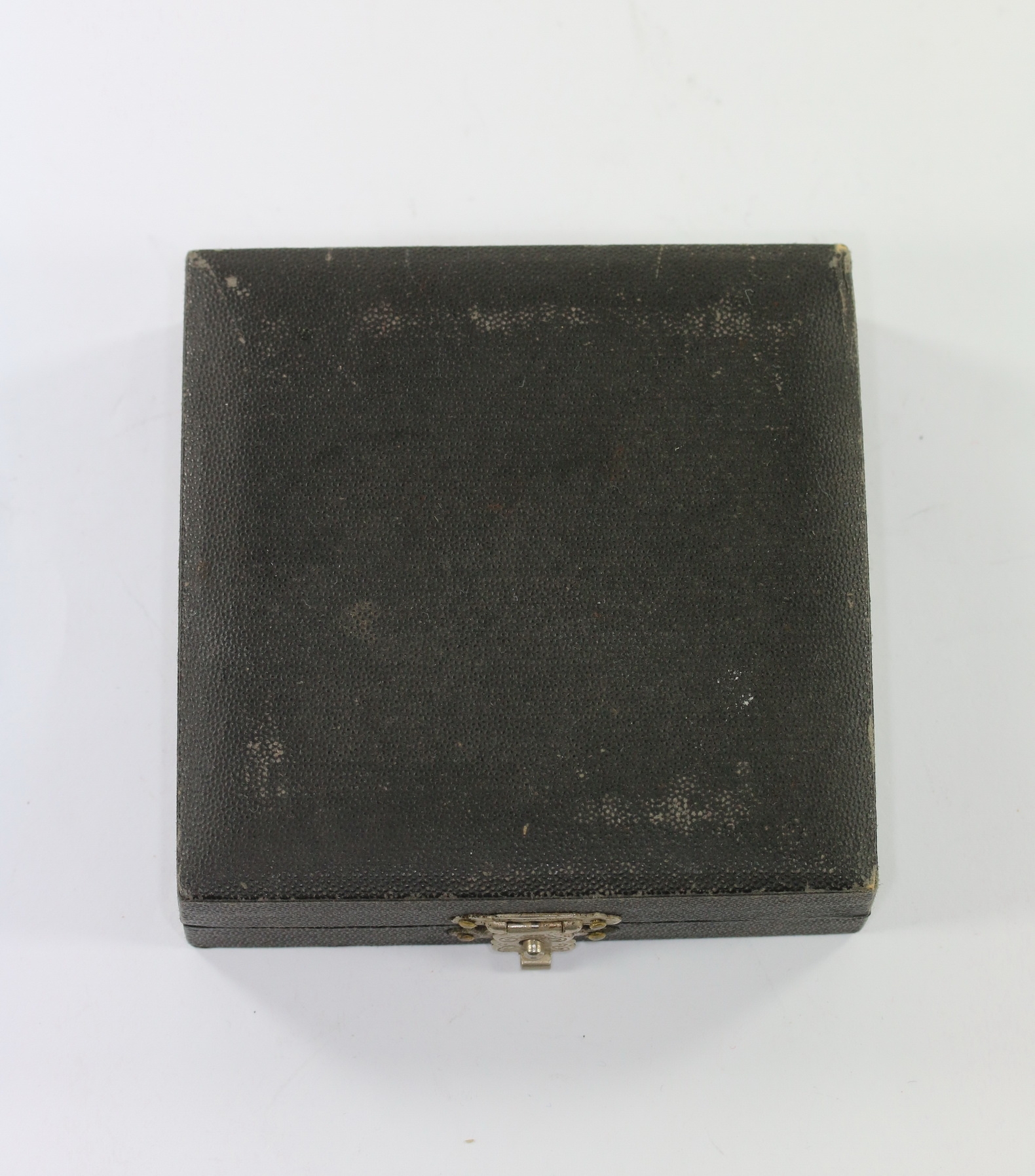 etui_erdkampfabzeichen_der_luftwaffe Etui Erdkampfabzeichen der Luftwaffe (ohne Aufdruck) – Bild 1