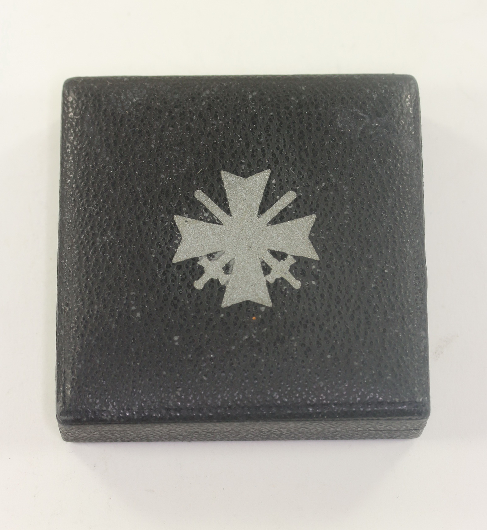 etui_kriegsverdienstkreuz_1 Etui Kriegsverdienstkreuz 1. Klasse mit Schwertern – Bild 1