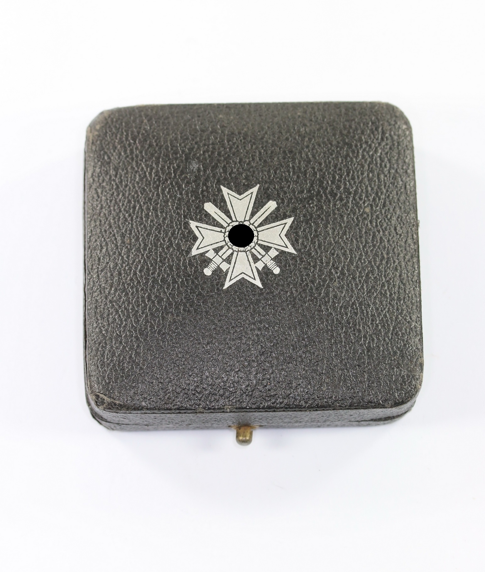 etui_kriegsverdienstkreuz_1 Etui Kriegsverdienstkreuz 1. Klasse mit Schwertern, mit Hakenkreuz Kerbach & Österheld – Bild 1