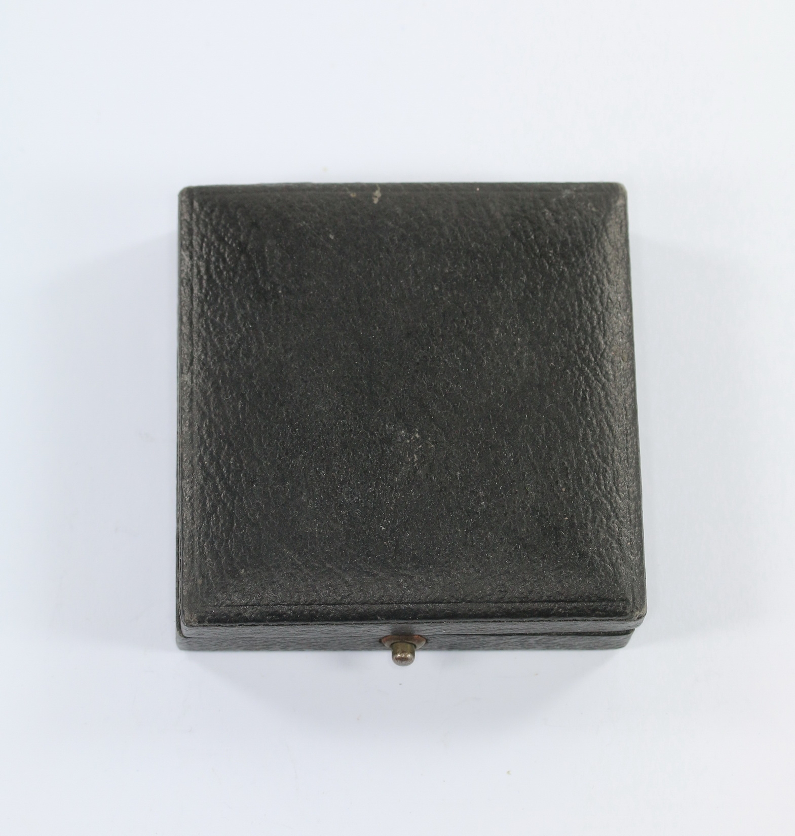 etui_verwundetenabzeichen_in_gold_hauptm_nzamt_wien_iii_1_ Etui Verwundetenabzeichen in Gold, Hauptmünzamt Wien III. – Bild 1