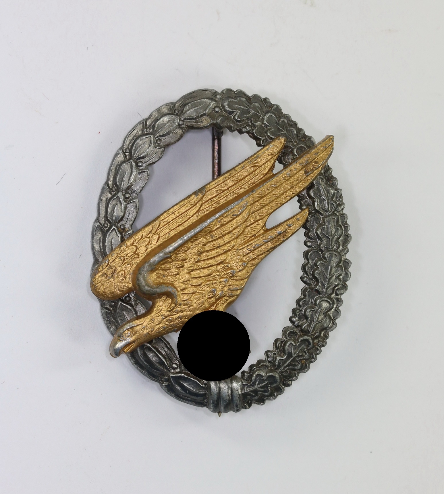 fallschirmsch_tzenabzeichen_der_luftwaffe_hersteller_b_nl_berg_nolte_l_denscheid_1__1 Fallschirmschützenabzeichen der Luftwaffe, Hst. B&NL – Bild 1