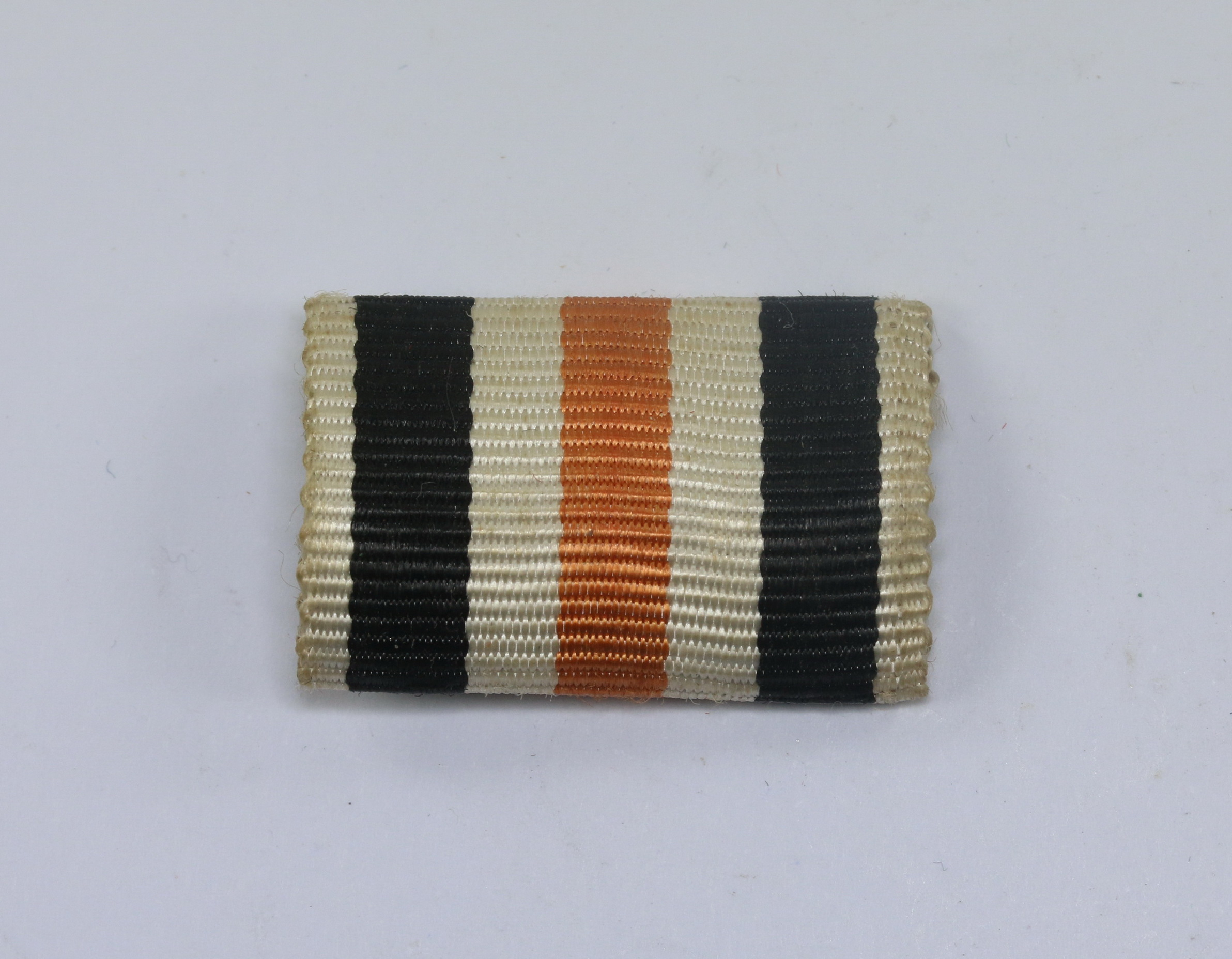 Feldspange Ehrenkreuz für Hinterbliebene (Witwen und Waisen) – Bild 1