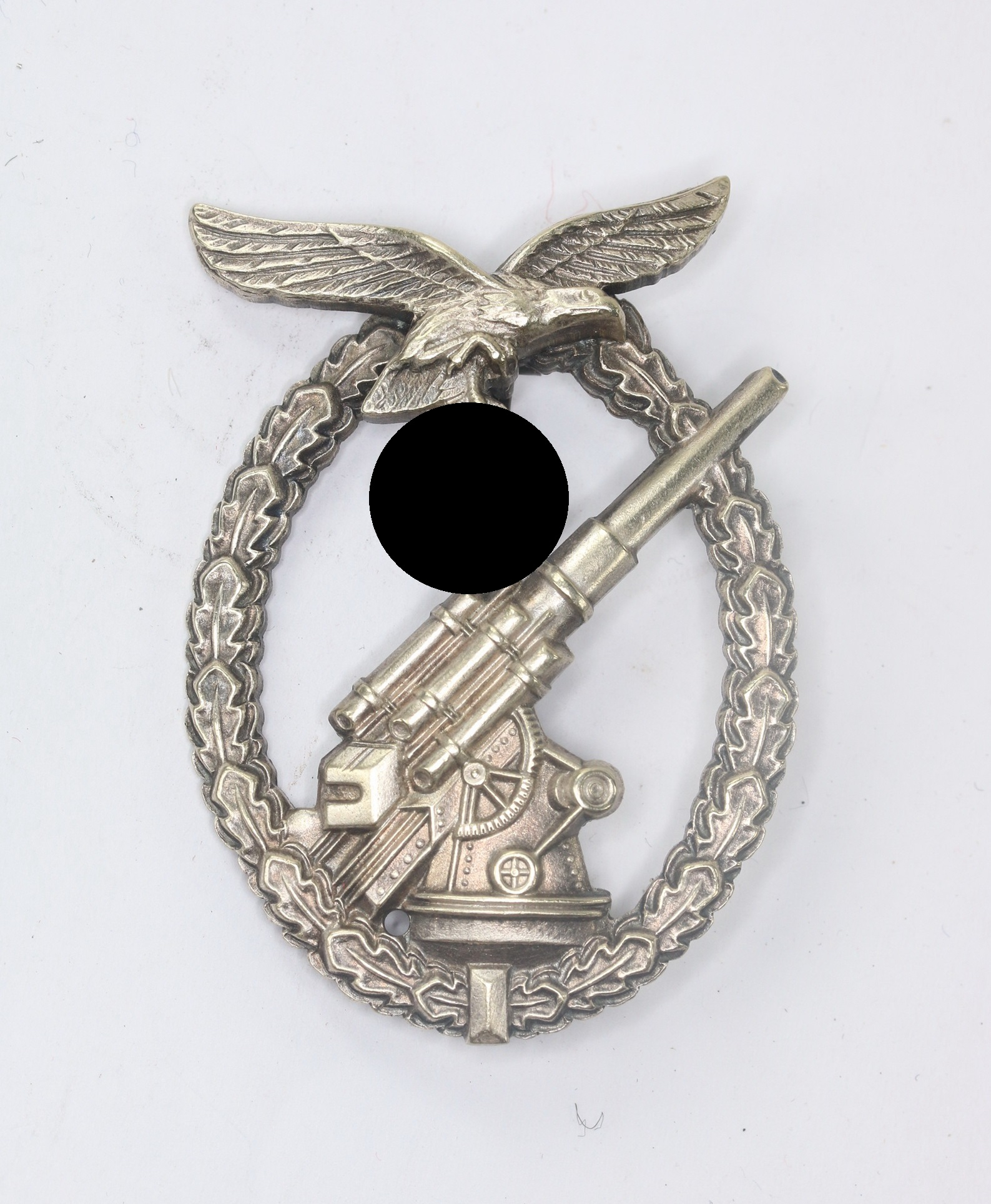flak_kampfabzeichen_der_luftwaffe_gustav_brehmer_markneukirchen_g Flak Kampfabzeichen der Luftwaffe, Gustav Brehmer, Markneukirchen (G.B.), Neusilber (!) – Bild 1