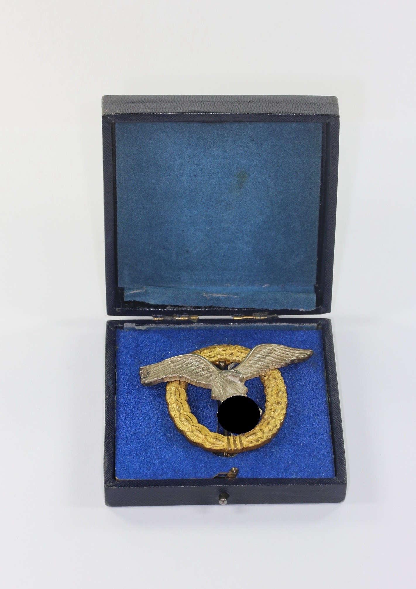 Flugzeugführer- und Beobachterabzeichen (Doppelabzeichen), Friedrich Linden (FLL), im Etui – Bild 1