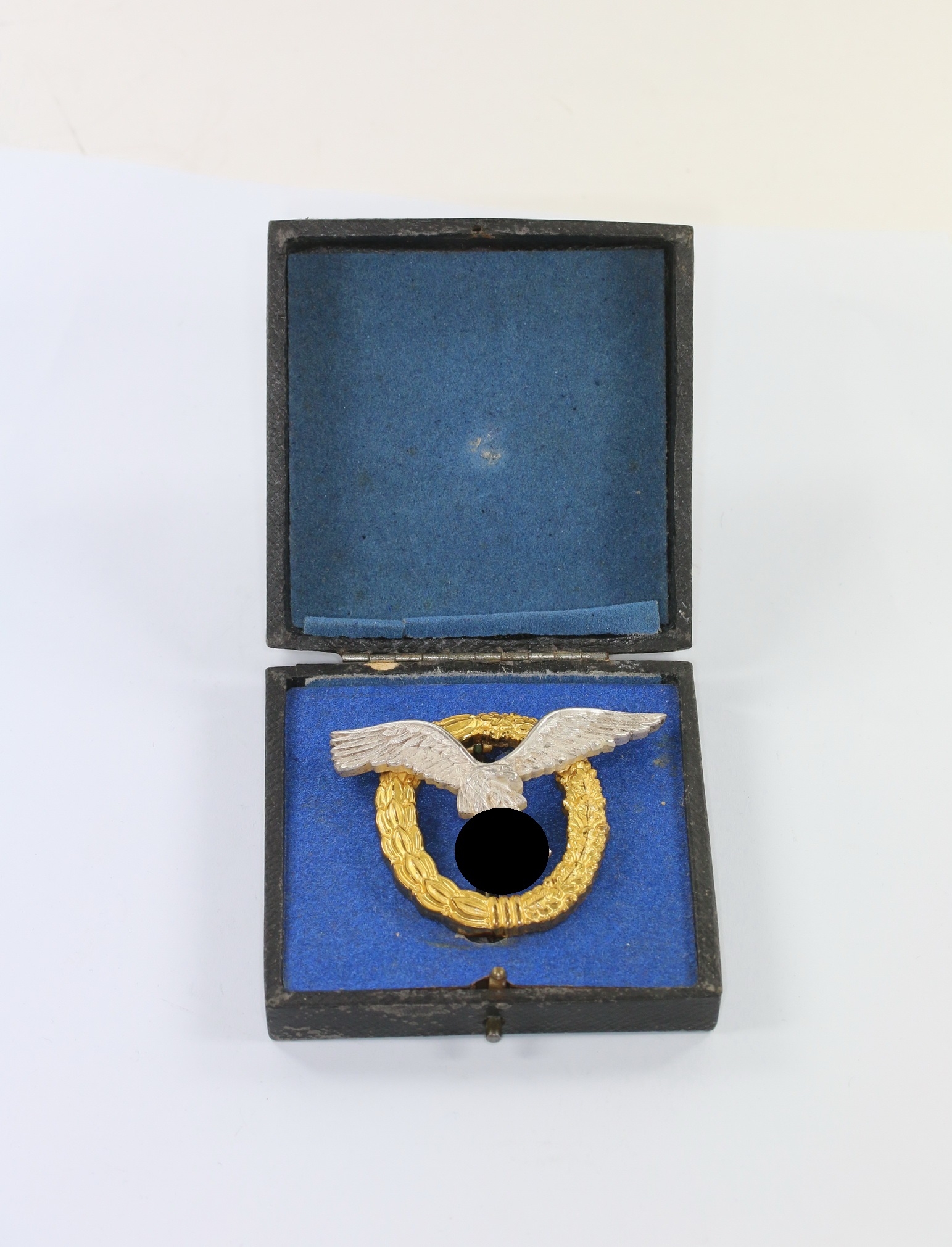 flugzeugf_hrer_und_beobachterabzeichen_doppelabzeichen_hst Flugzeugführer- und Beobachterabzeichen (Doppelabzeichen), Hst. GWL, im Etui – Bild 1
