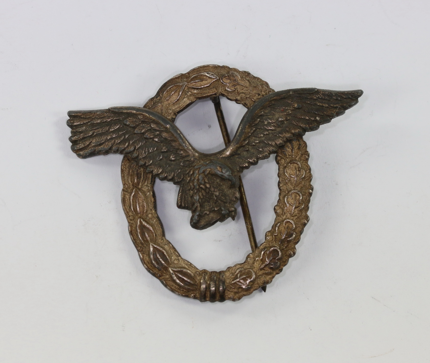 flugzeugf_hrerabzeichen_der_luftwaffe_hersteller_bsw_kleeblatt_entnazifiziert_1_ Flugzeugführerabzeichen der Luftwaffe, Hst. BSW – Bild 1