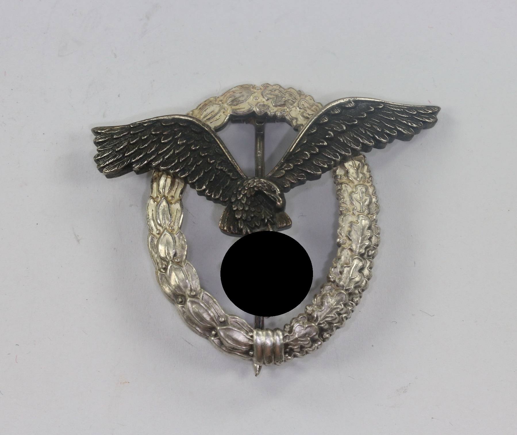 flugzeugf_hrerabzeichen_der_luftwaffe_hst Flugzeugführerabzeichen der Luftwaffe, Hst. B&NL (Berg & Nolte, Lüdenscheid) – Bild 1