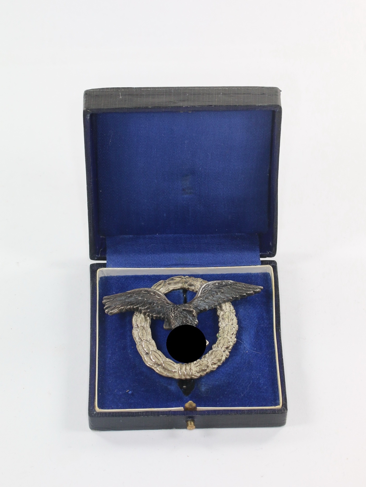 flugzeugf_hrerabzeichen_der_luftwaffe_hst Flugzeugführerabzeichen der Luftwaffe, Hst. Brüder Schneider A.G. Wien, im BSW Etui – Bild 1