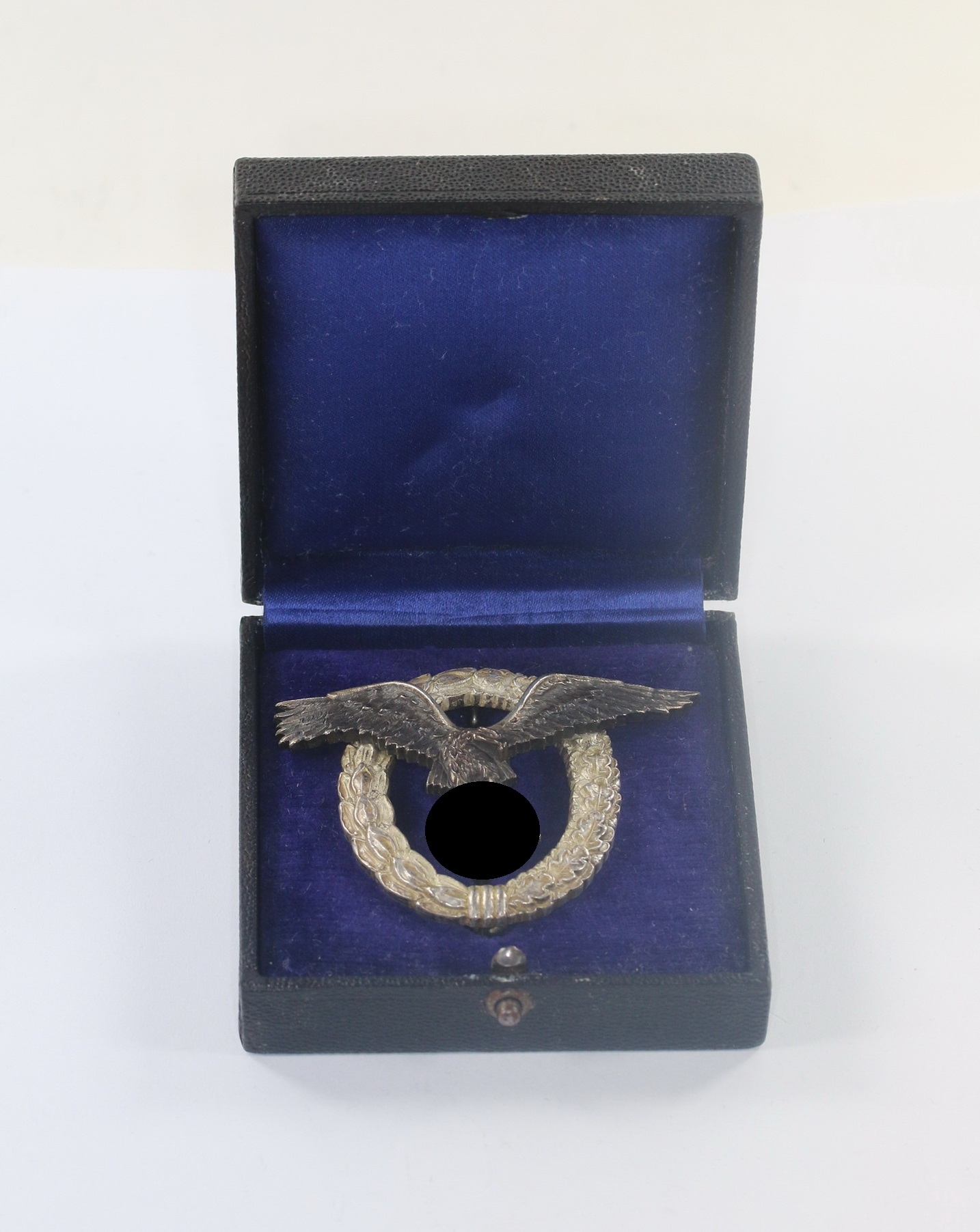 flugzeugf_hrerabzeichen_der_luftwaffe_hst Flugzeugführerabzeichen der Luftwaffe, Hst. W. Deumer, im Deumer Etui – Bild 1