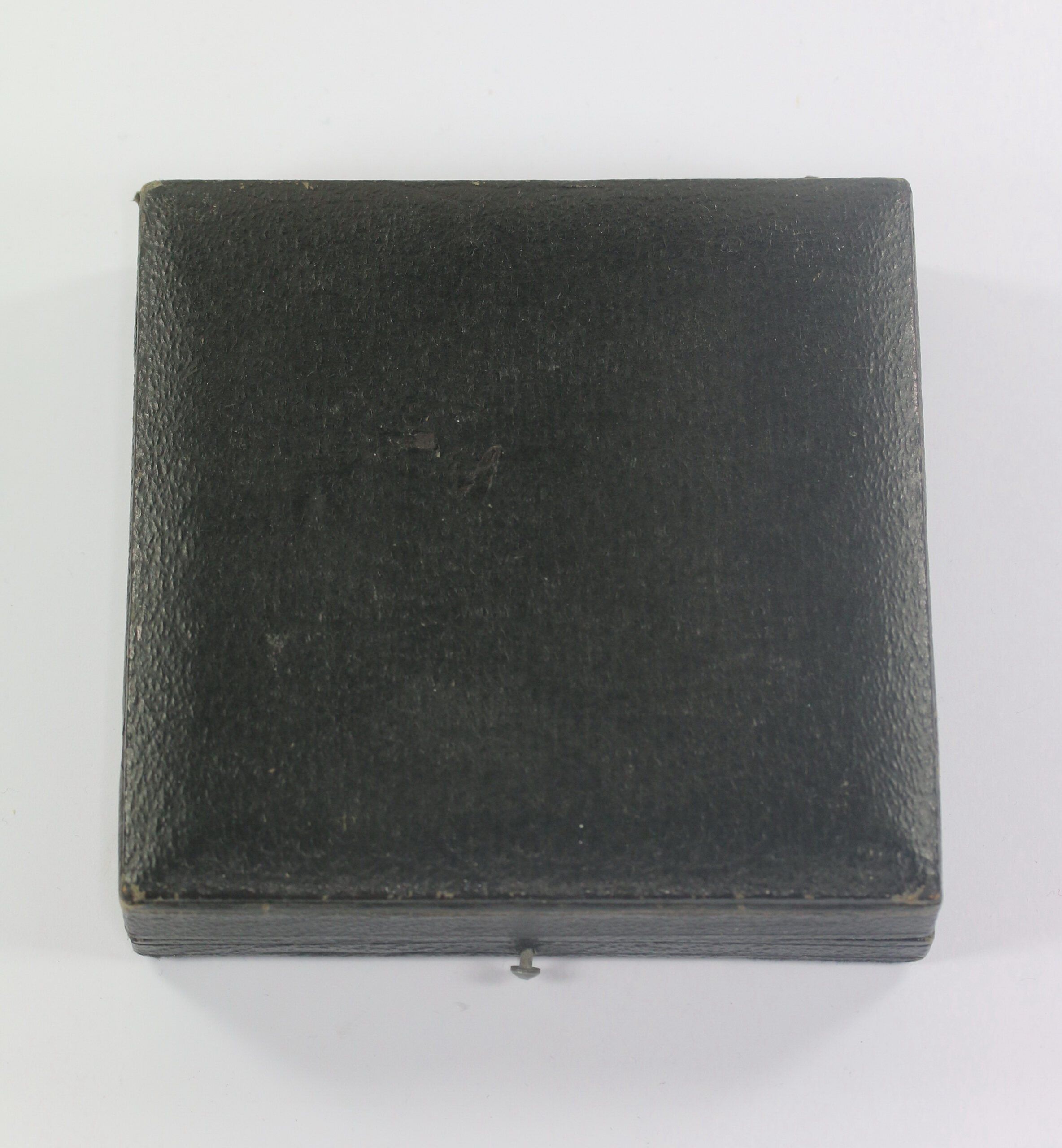 Frühes Großes Etui deutsches Kreuz in Gold (Piltzkopfdrücker) – Bild 1