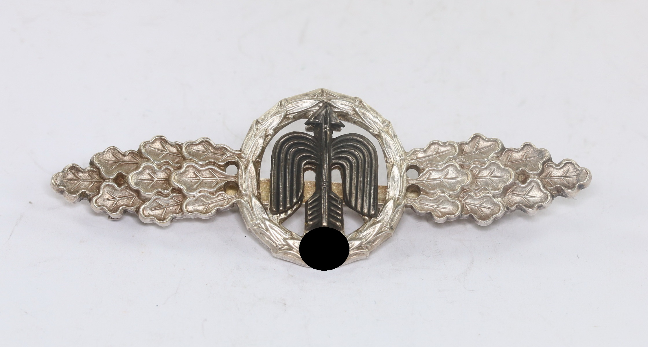 Frontflugspange für Jäger in Silber, C.E. Juncker, Berlin, Neusilber – Bild 1