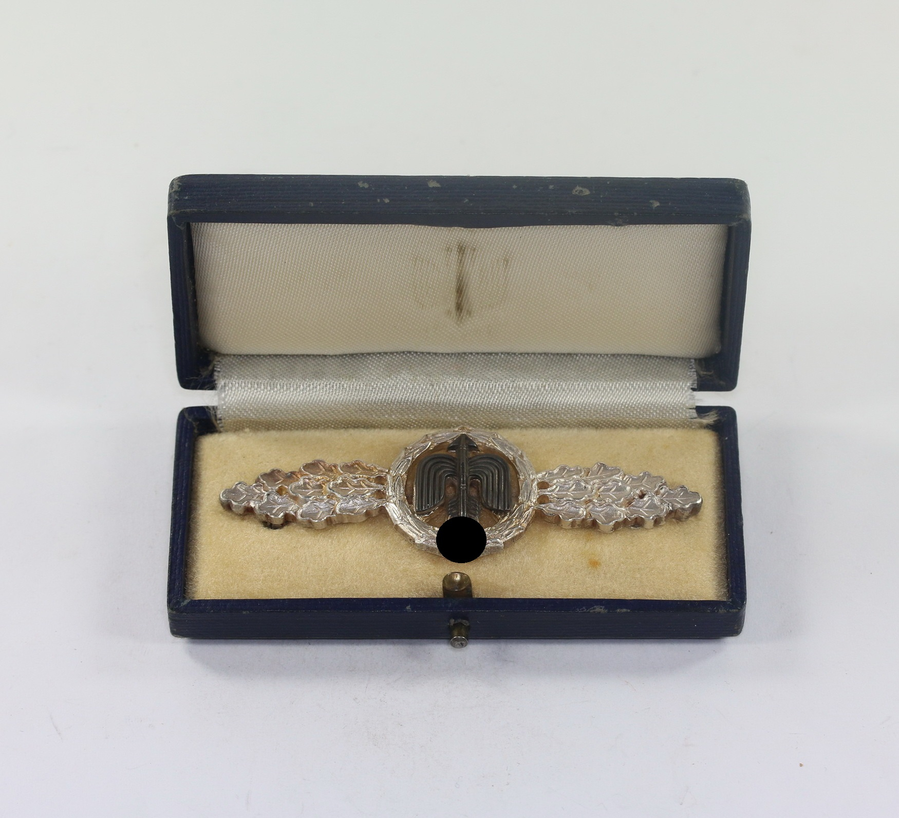 frontflugspange_f_r_j_ger_in_silber_c Frontflugspange für Jäger in Silber, C.E. Juncker, im Etui – Bild 1