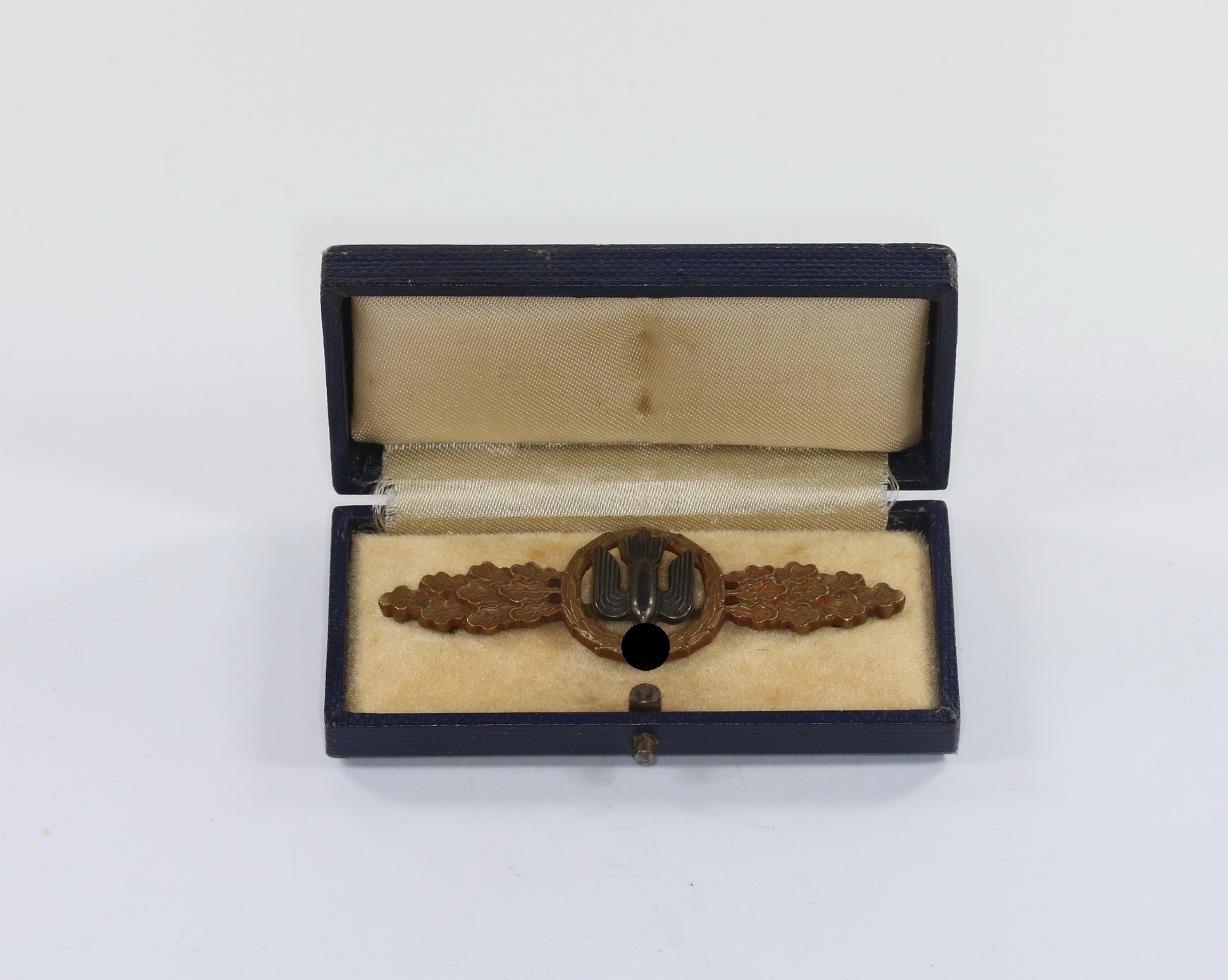 Frontflugspange für Kampfflieger in Bronze, Hst. C.E. Juncker Berlin SW, im Etui – Bild 1