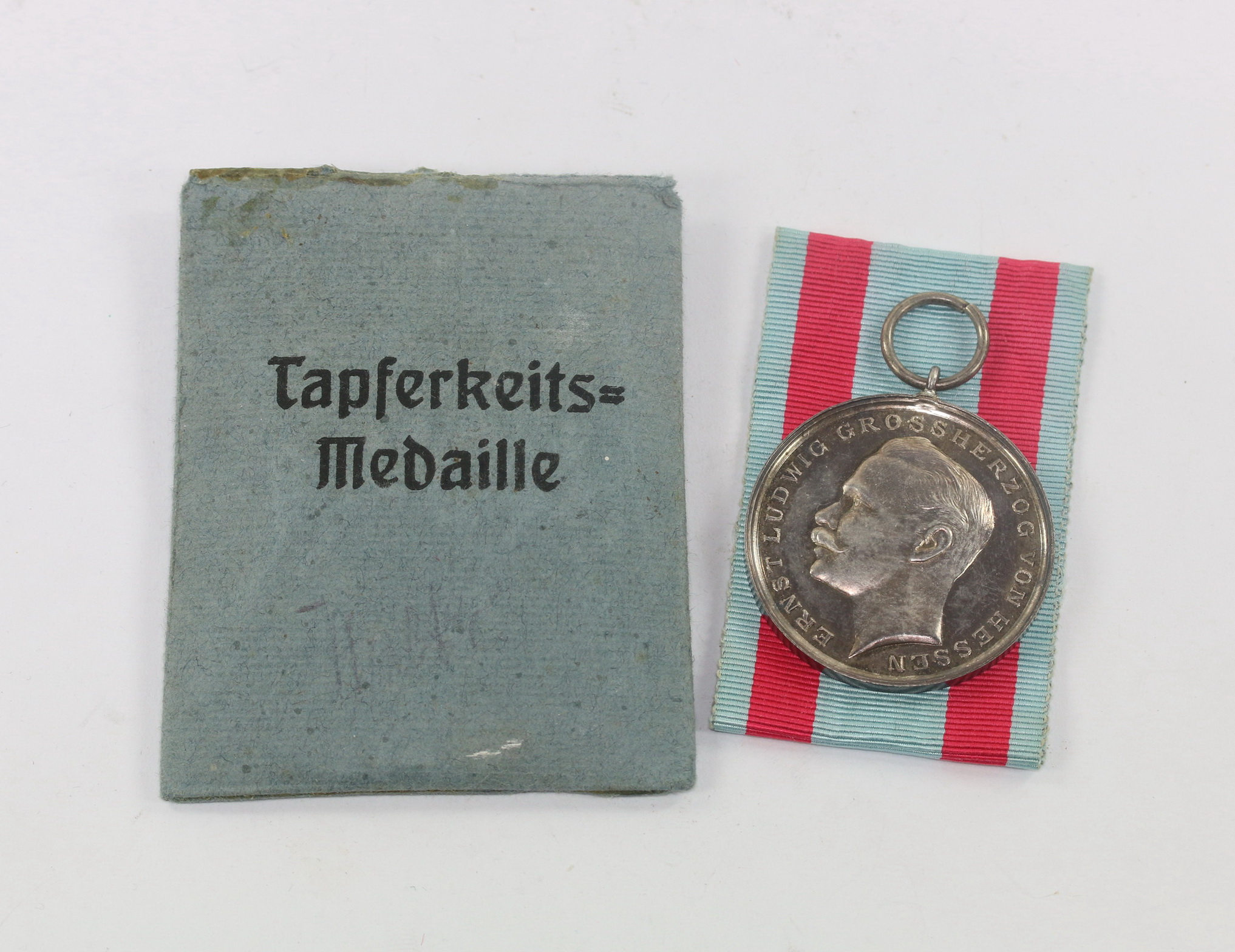 Hessen, Allgemeines Ehrenzeichen für Tapferkeit, in Verleihungstüte – Bild 1