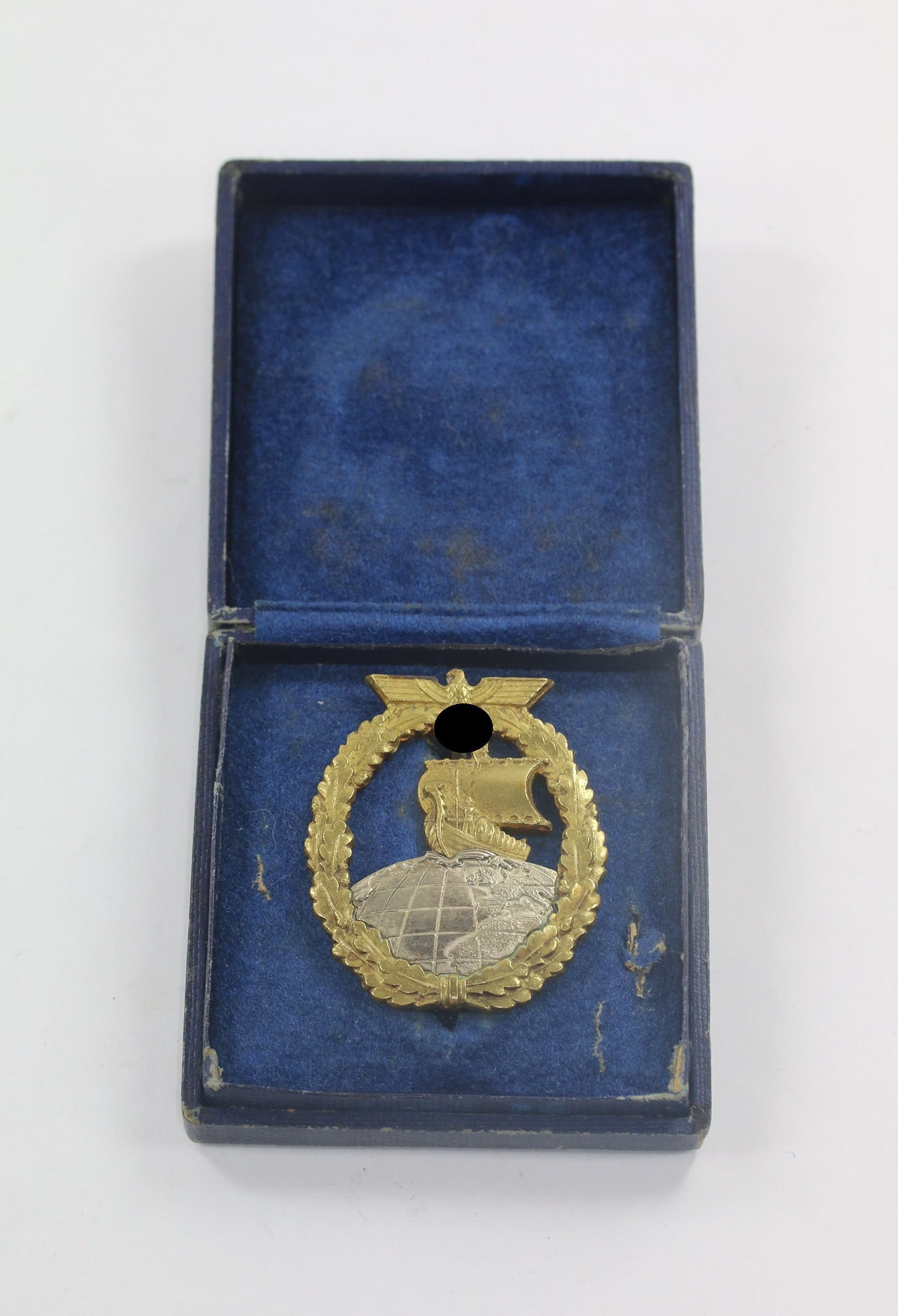  Hilfskreuzer Kriegsabzeichen, mit(!) Hersteller C.E. Juncker BerlinSW, im Etui – Bild 1