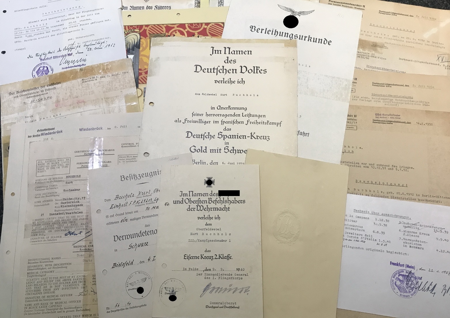 img_0124_bildgr_e_ndern_1_2 Urkunden Nachlass Spanienkreuz in Gold mit Schwertern, "Kurt Buchholz" – Bild 1
