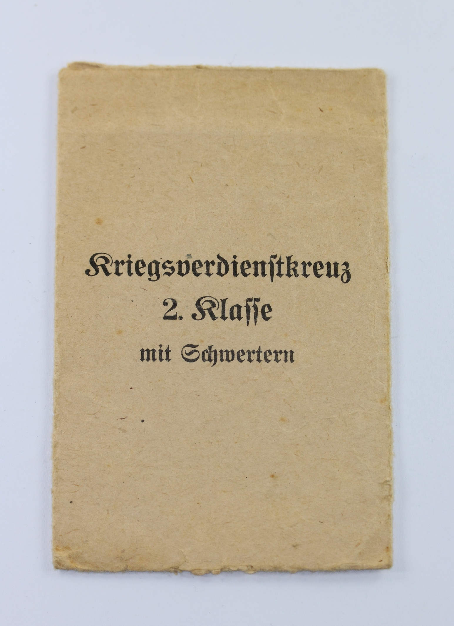 img_0720_bildgr_e_ndern_2 Verleihungstüte Kriegsverdienstkreuz 2. Klasse mit Schwertern, G. H. Osang – Bild 1