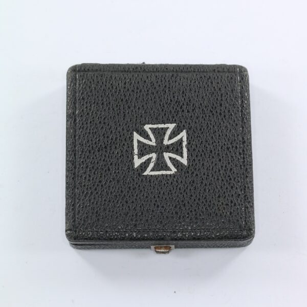 Etuis Eisernes Kreuz 1. Klasse 1939, eckiger Drücker, sehr schönes Original