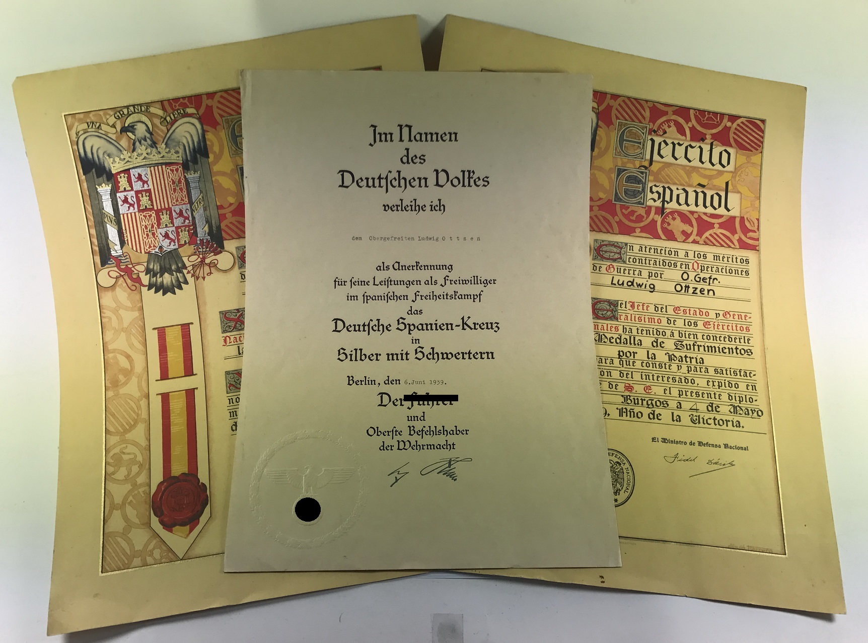 img_2700_bildgr_e_ndern_4 Urkundengruppe Spanienkreuz in Silber mit Schwertern – Bild 1