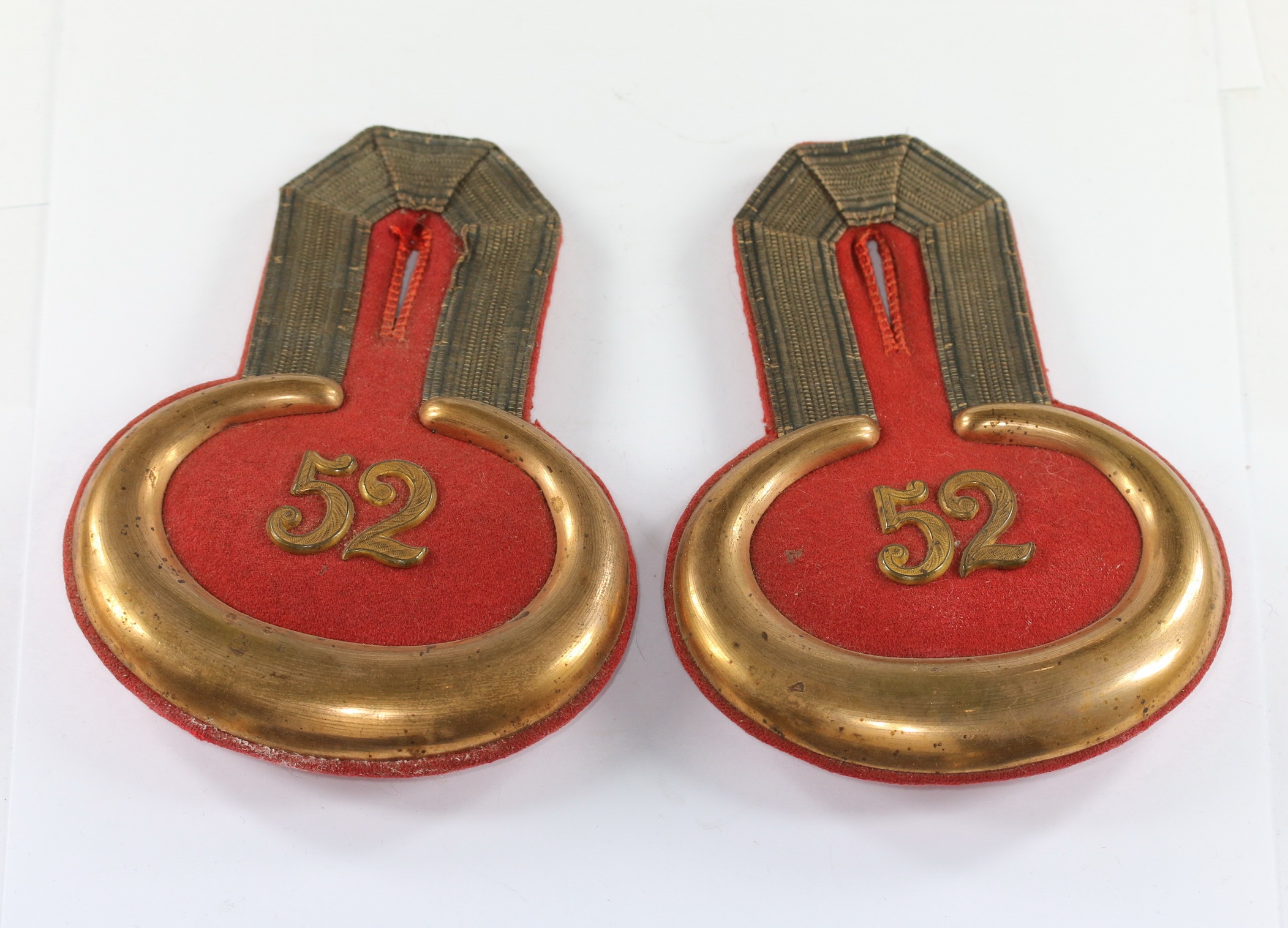 img_3346_bildgr_e_ndern_1 Paar Epauletten für einen Leutnant im 52. Preußischen Infanterieregiment (von Alvensleben) – Bild 1