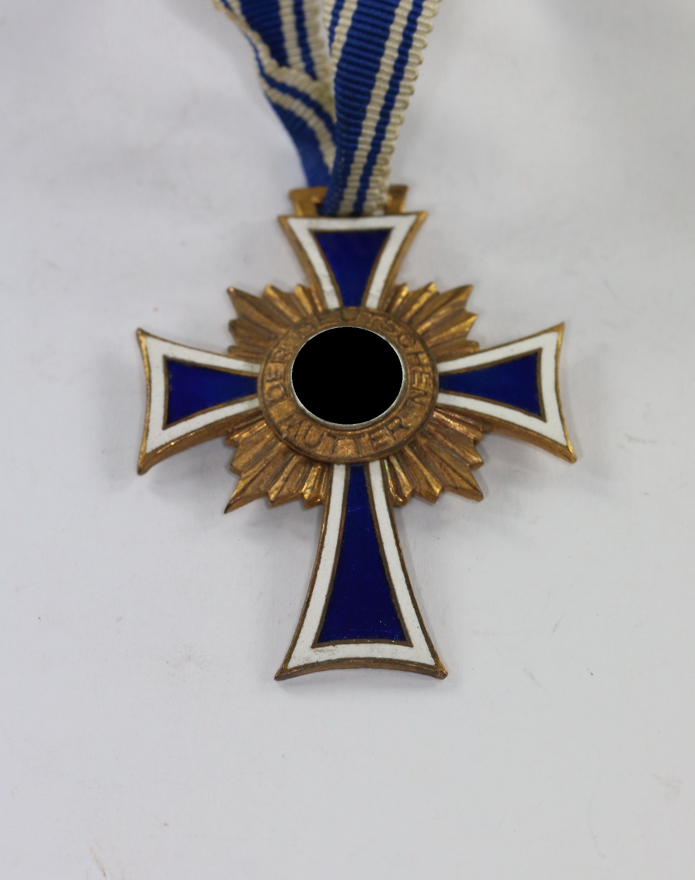 img_8734_bildgr_e_ndern_1_2 Mutterkreuz in Bronze – Bild 1