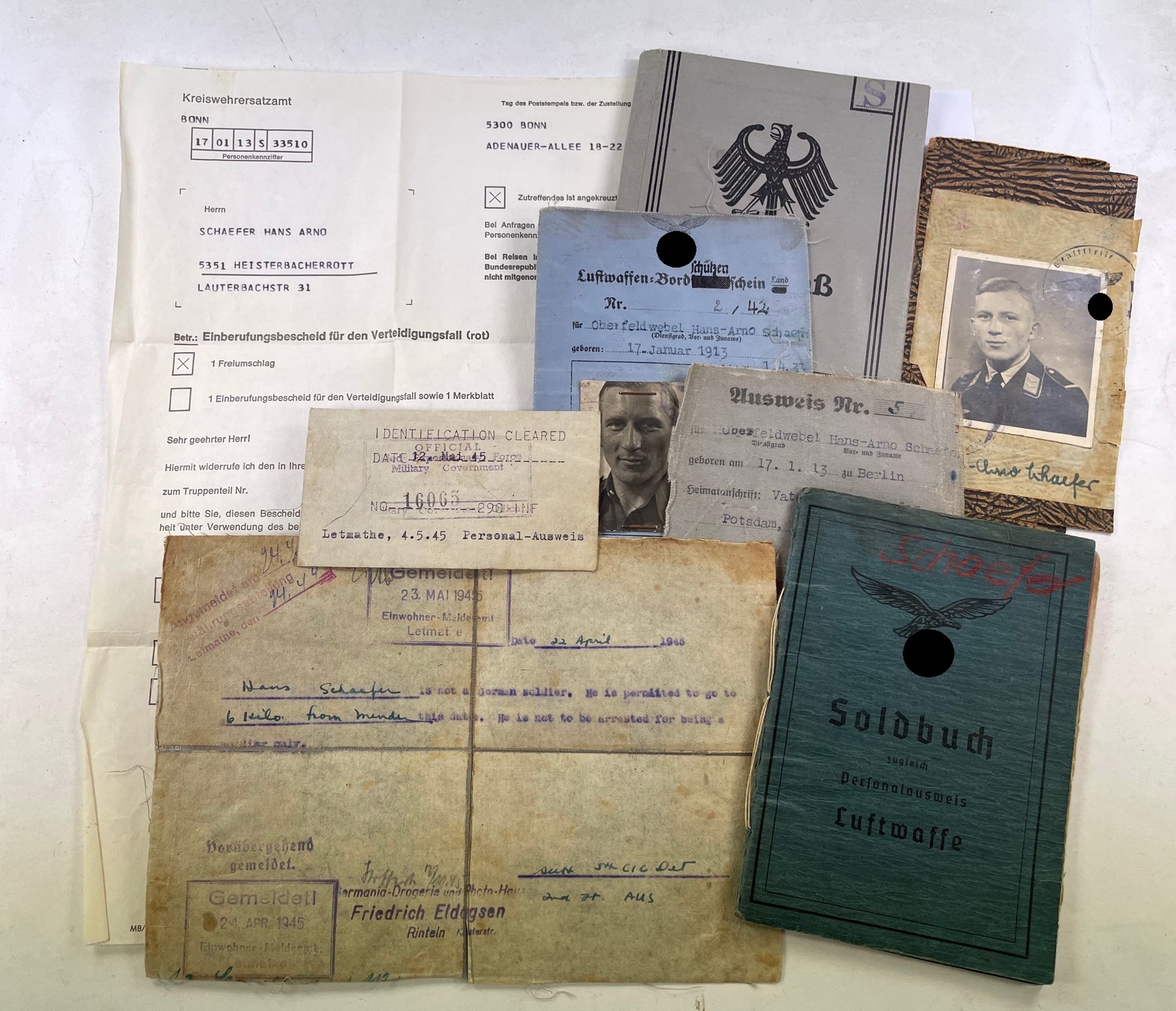 Konvolut Soldbuch, Wehrpaß, Dokumente eines Transportfliegers / Fliegerschützen - Narvik, Kreta, etc. – Bild 1